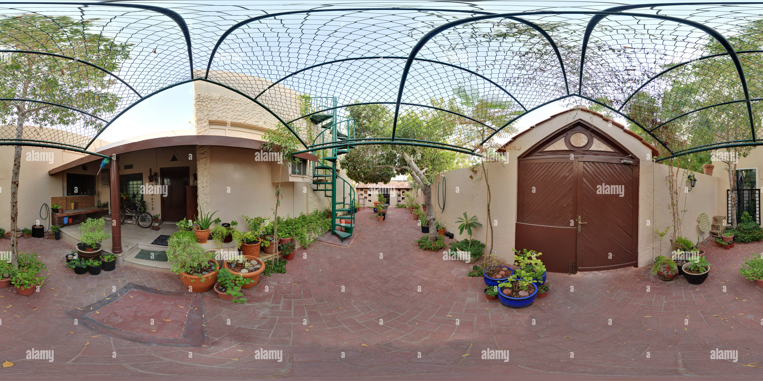 360° view of garden in dubai - Alamy