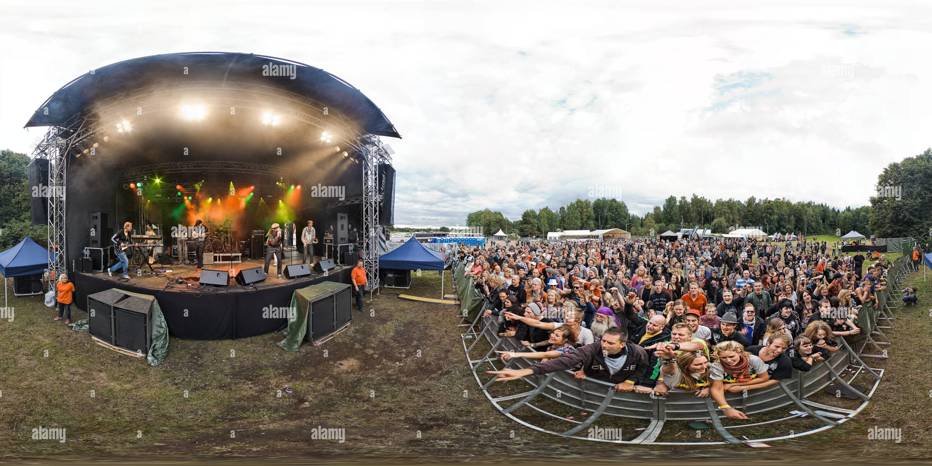 360° view of Reggae band Kalle Bah concert at Rejmyre Skogsröjet 2010  festival - Alamy