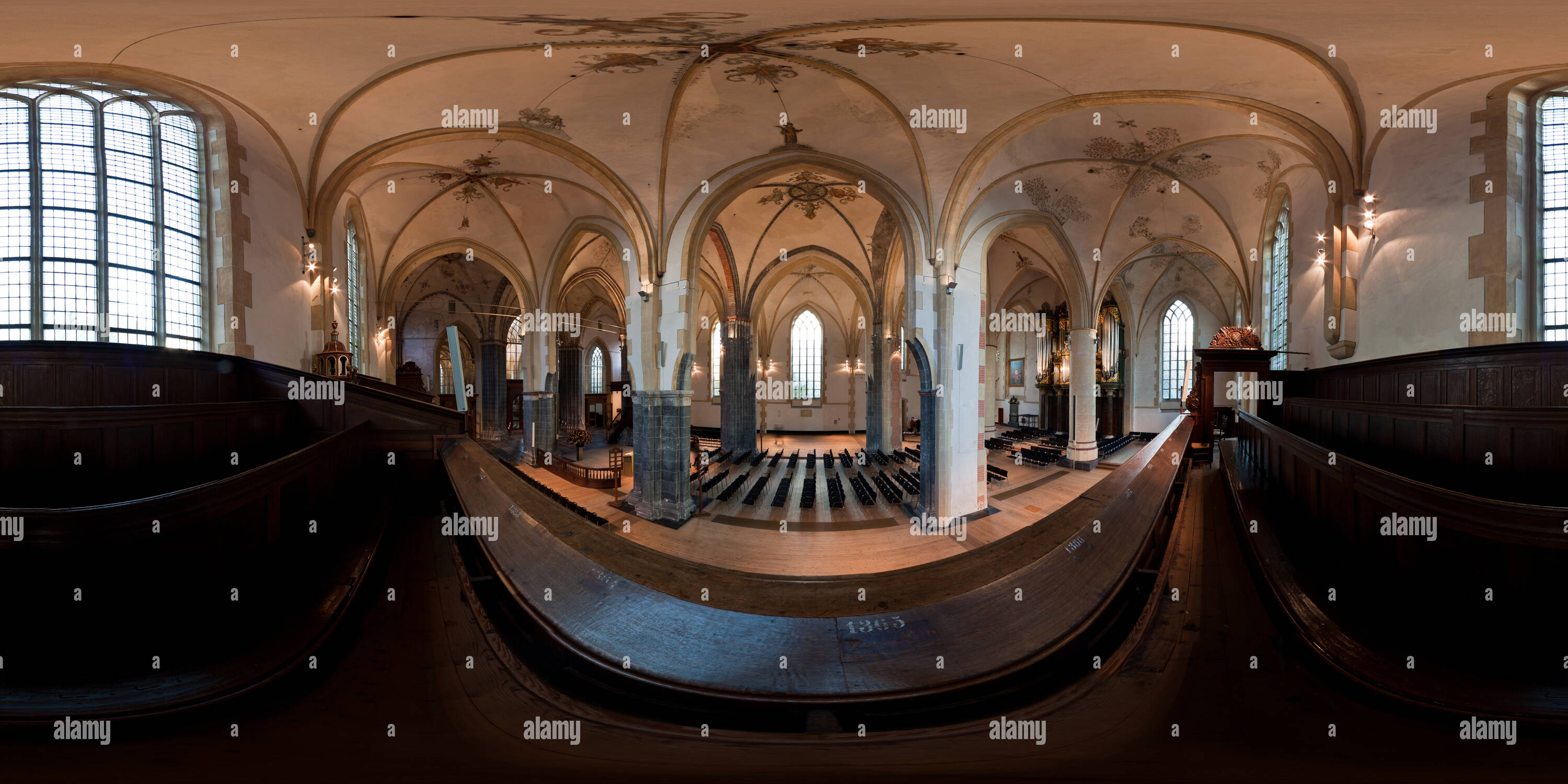 360 degree panoramic view of The Martinikerk Groningen (the nave II)