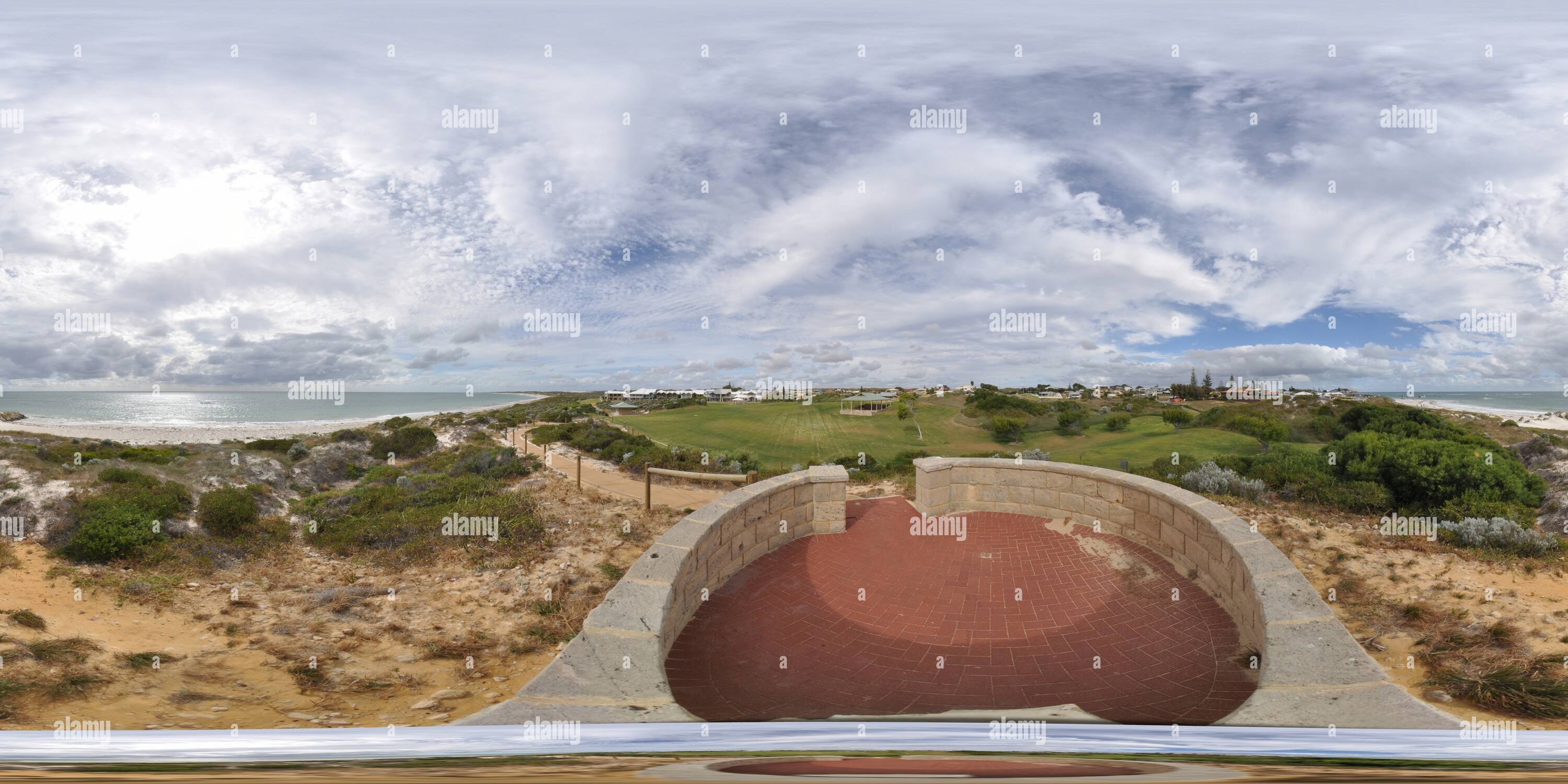 360° view of Ledge Point Beach Lookout Alamy