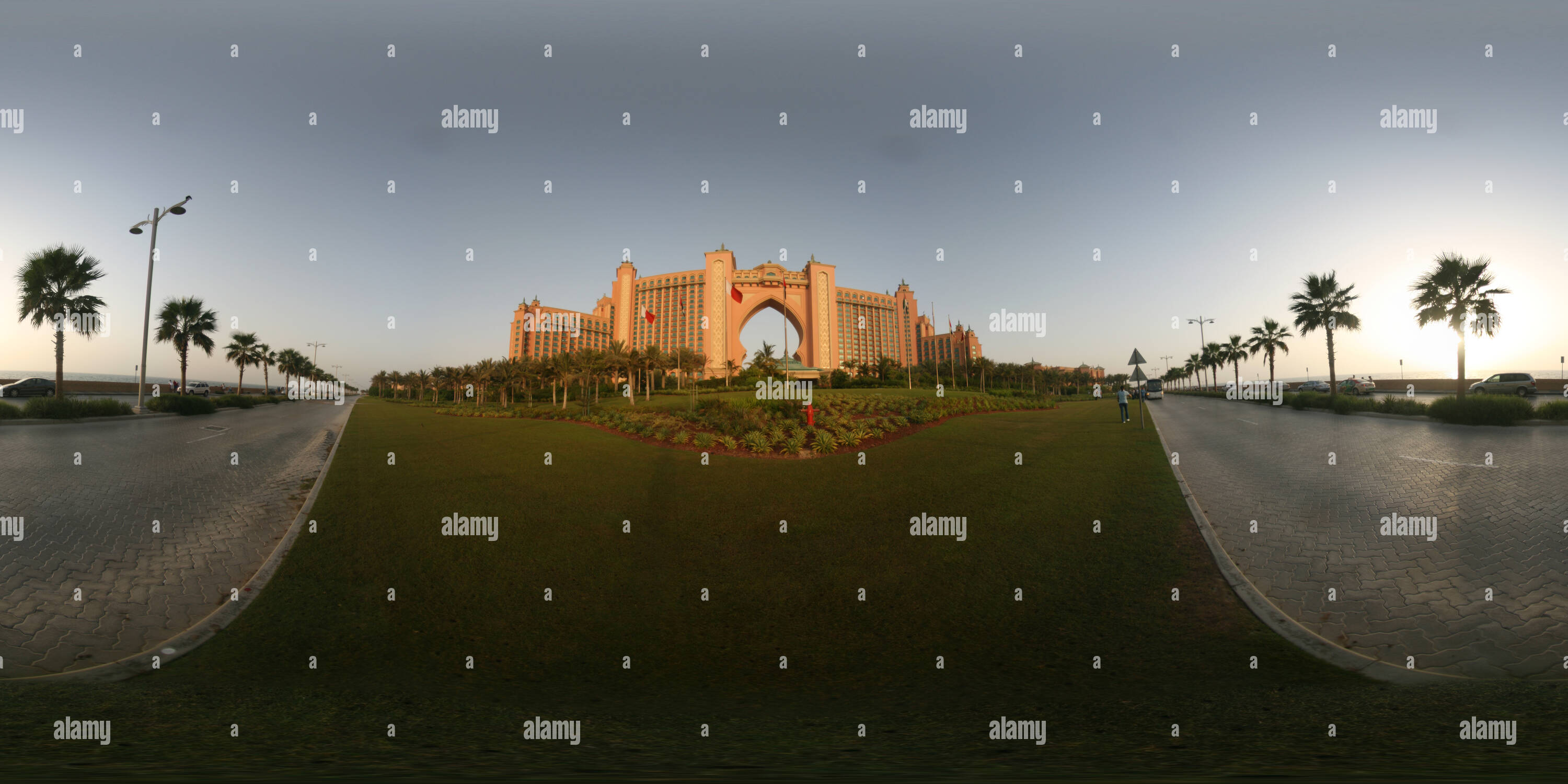 360° view of Dubai the Palm Alamy