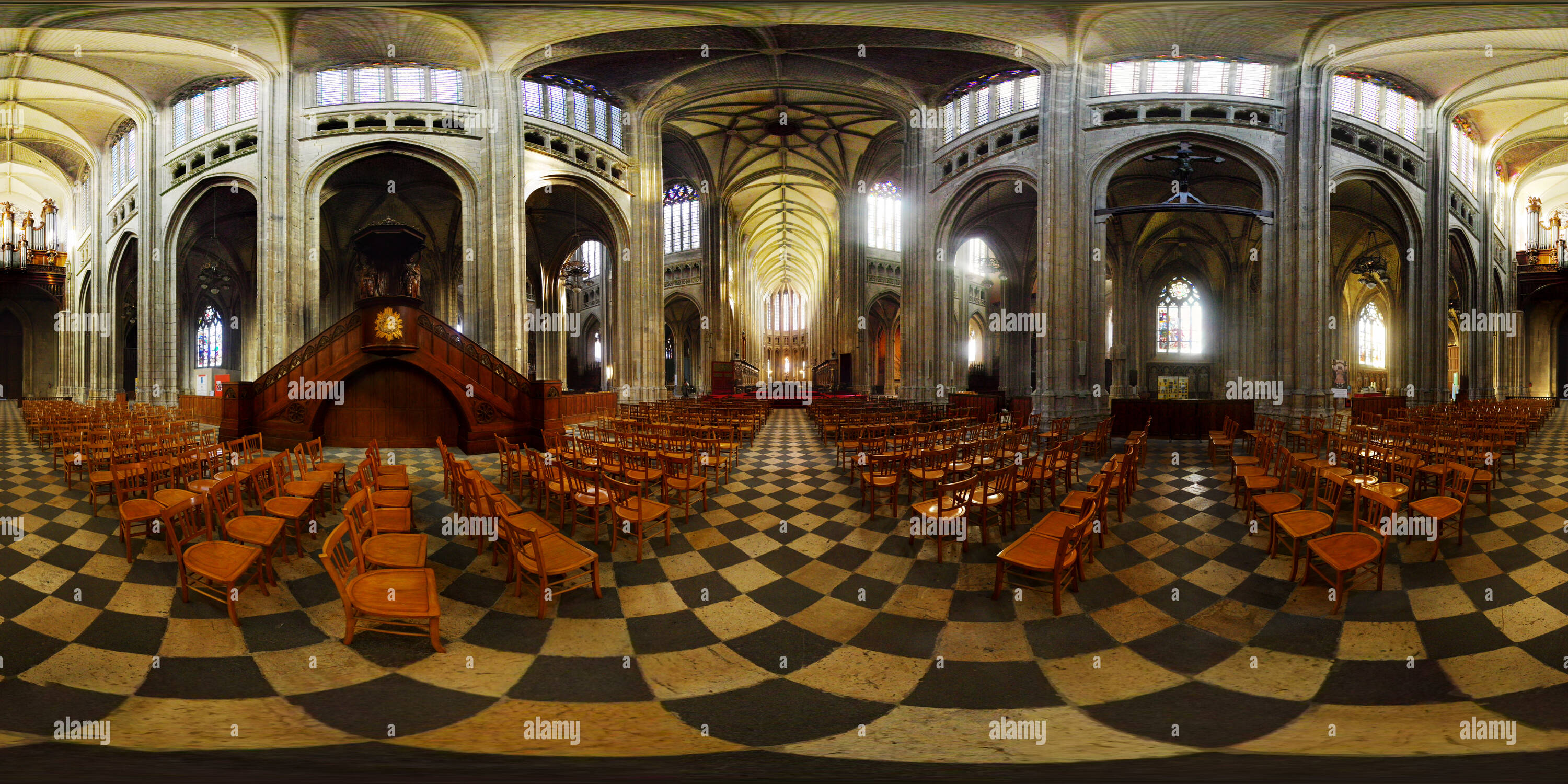 360° view of Sainte-Croix Cathedral of Orleans - Alamy