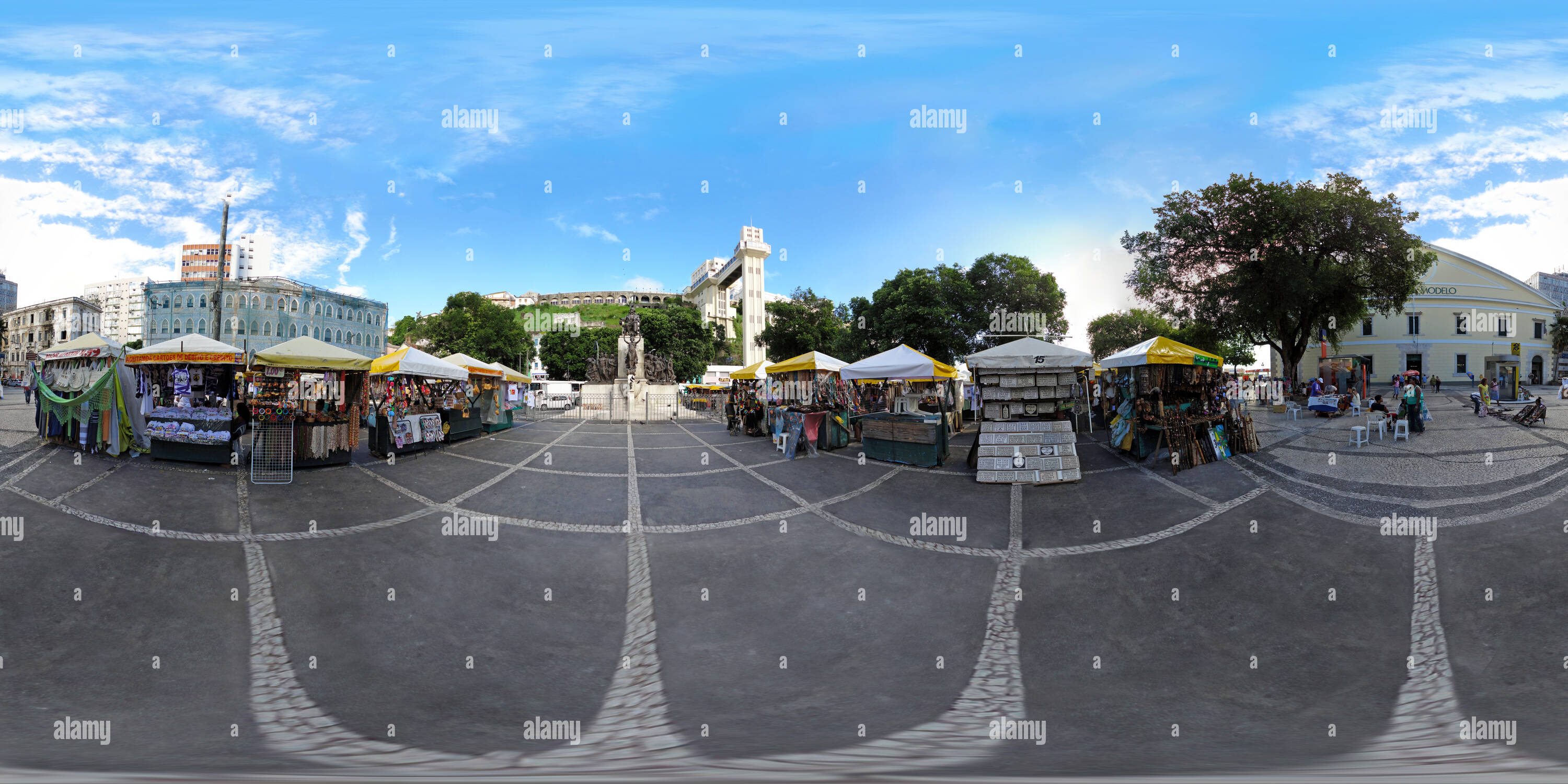 360 degree panoramic view of Crafts on the Square Mercado Modelo