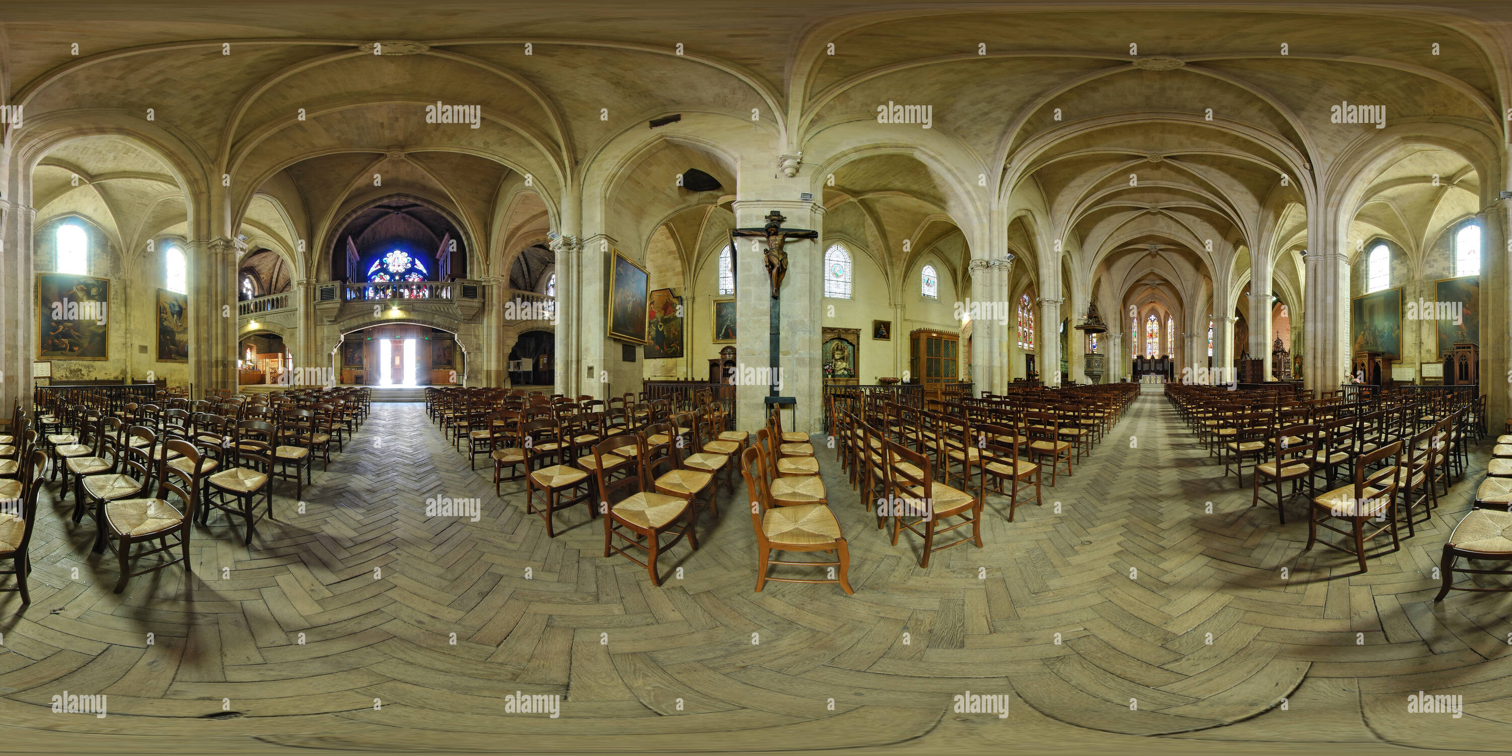 360° view of Nef de l'église SainteEulalie de Bordeaux France Alamy