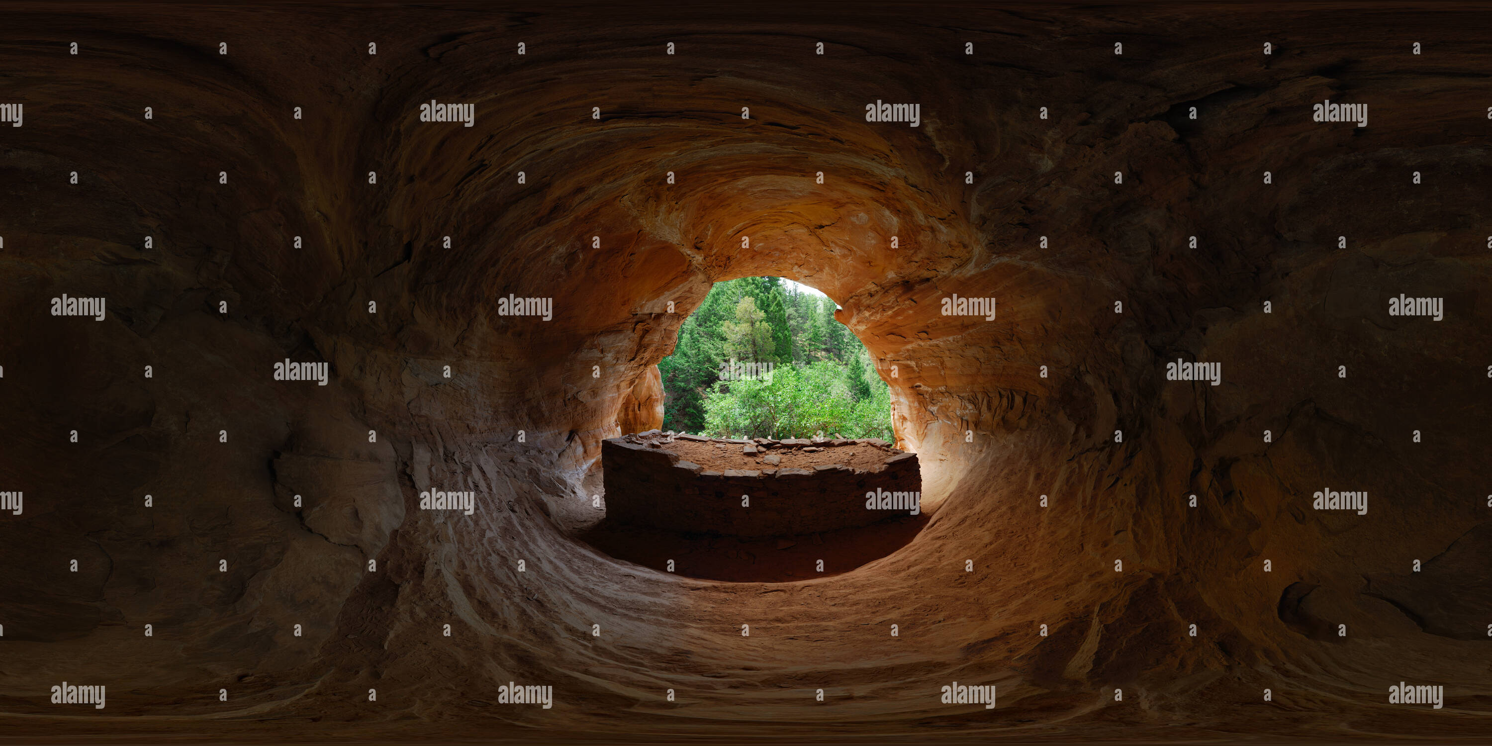 360° view of Doll House Ruin, Cave, Dark Canyon Wilderness Area, Utah