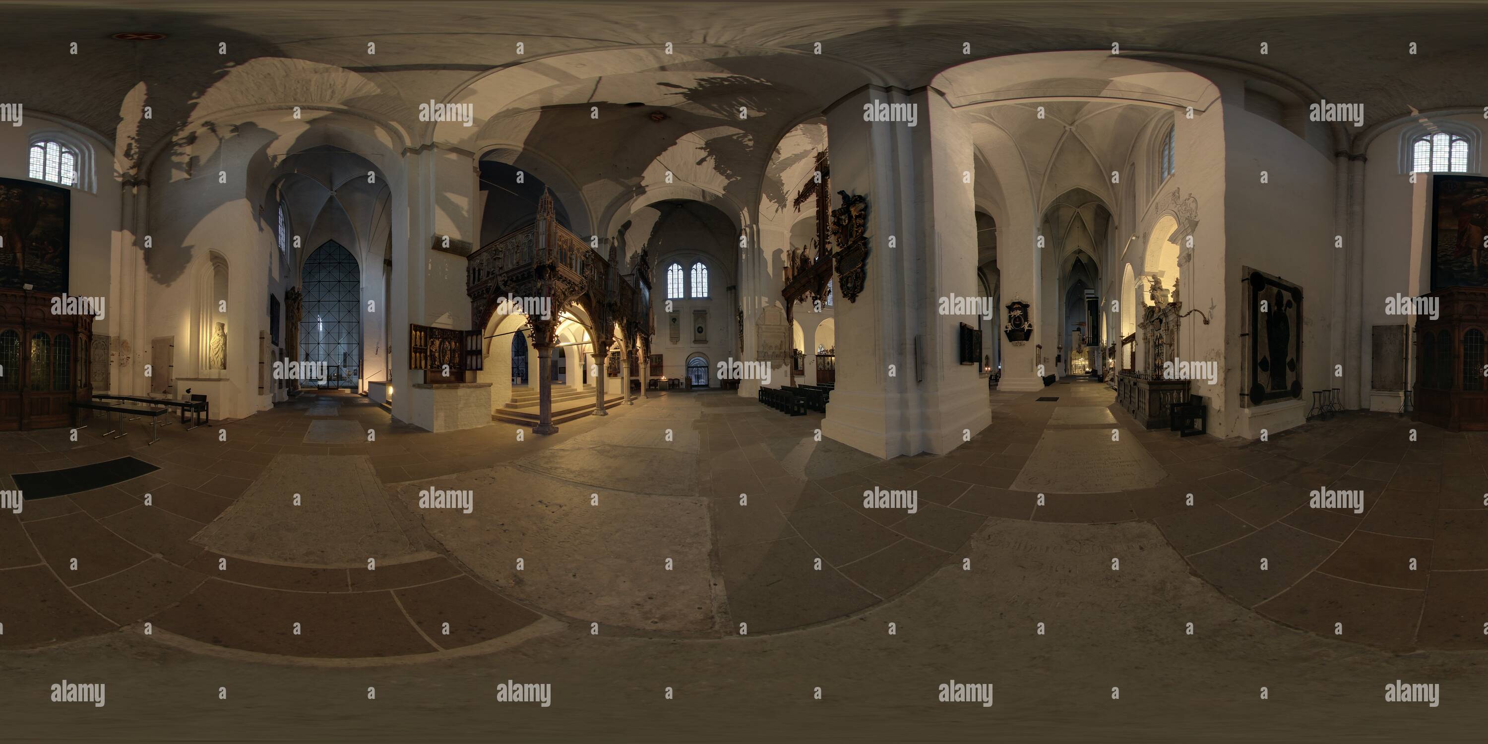 360° view of The Lübeck Cathedral (Dom zu Lübeck - Alamy