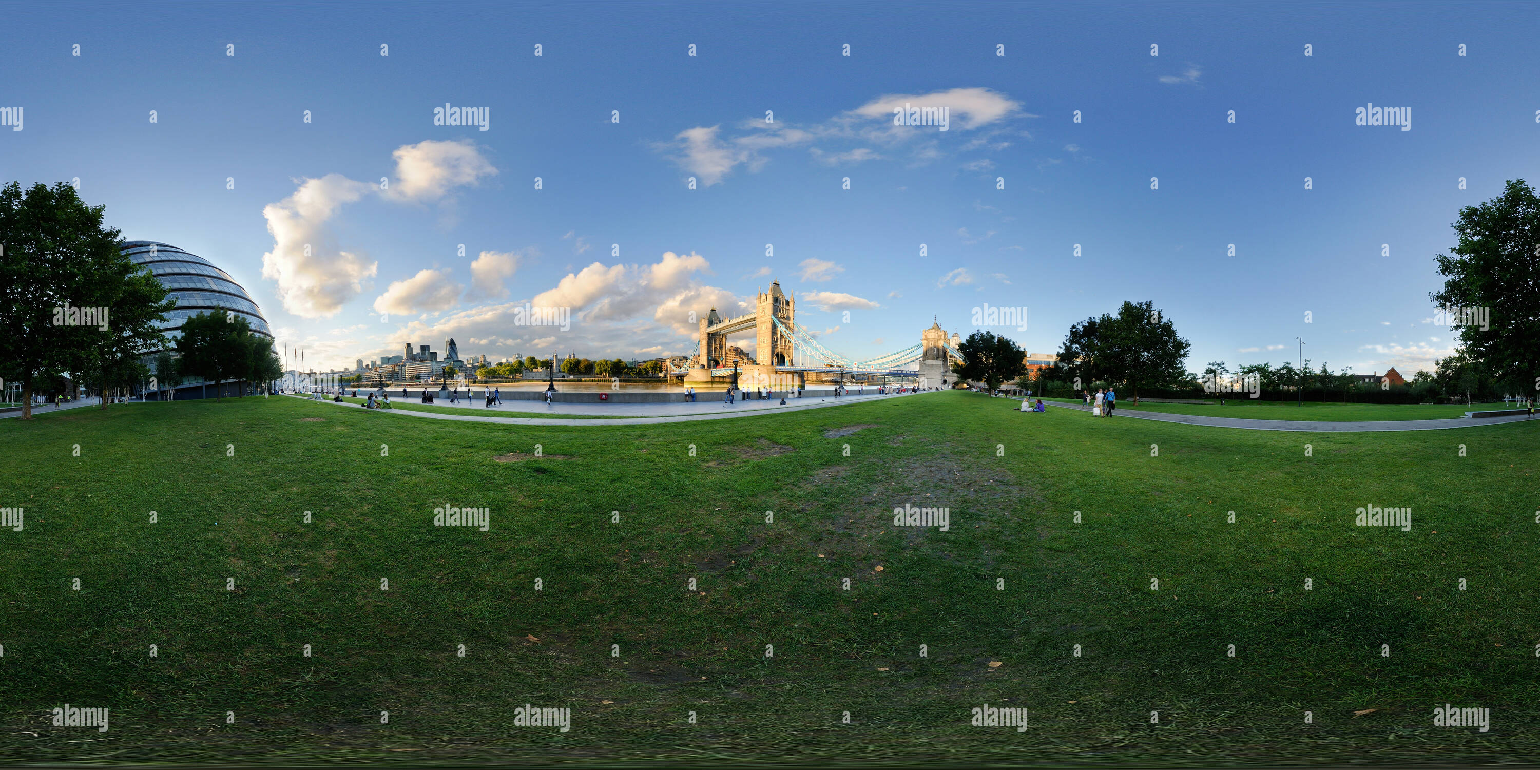 360-view-of-tower-bridge-and-the-city-hall-alamy