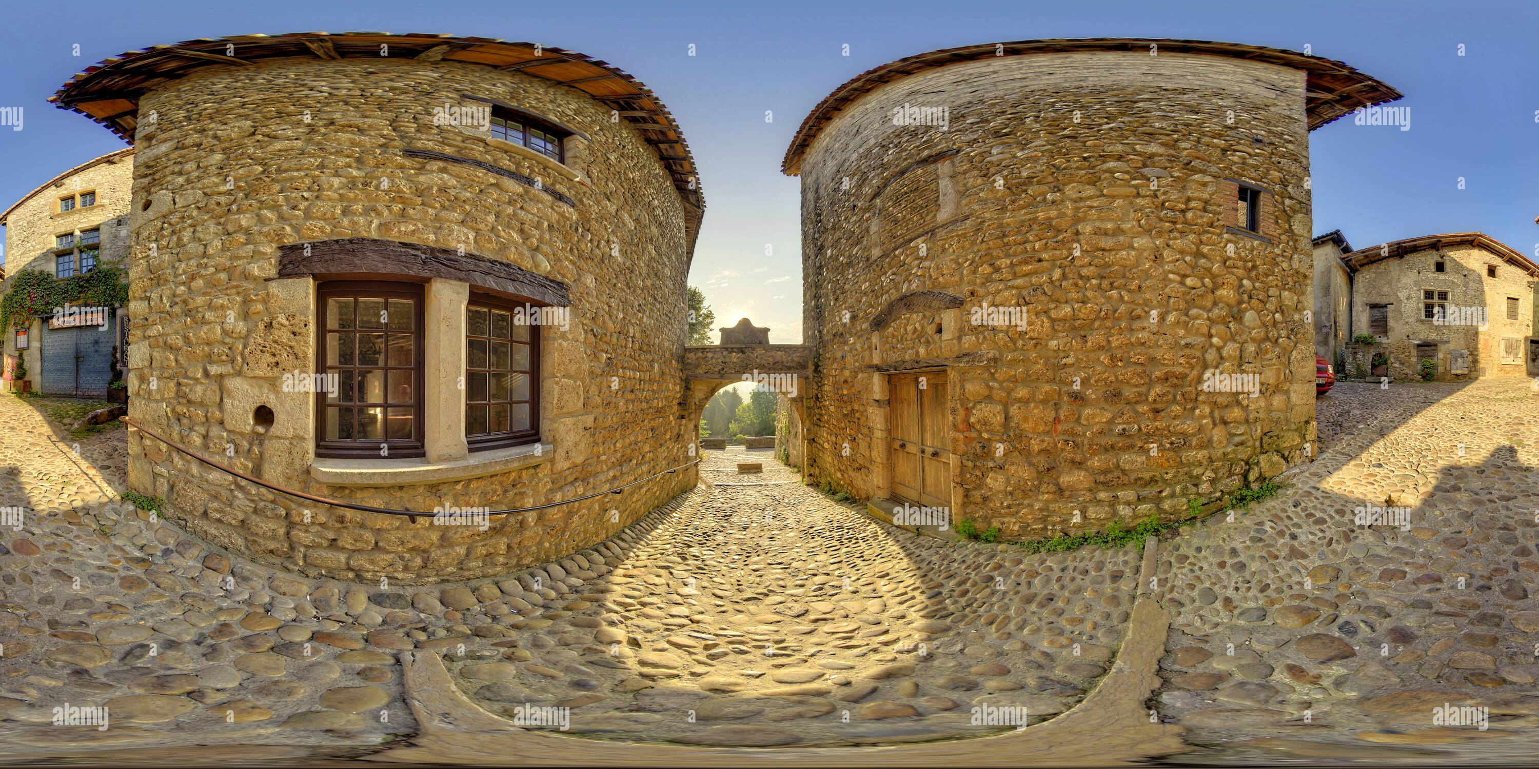 360° view of Pérouges Village Médiéval Porte d'En-Bas - Alamy