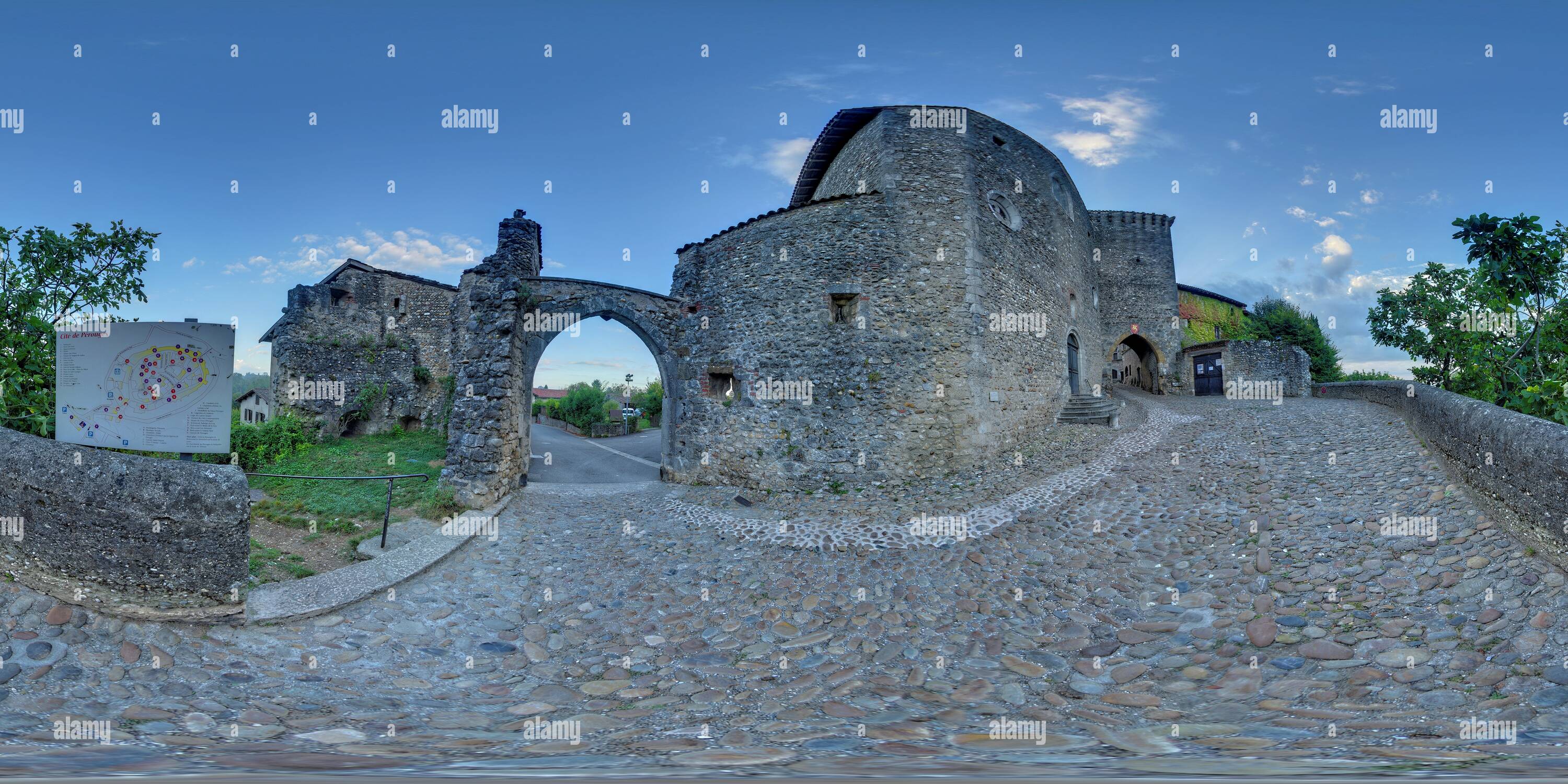 360° view of Pérouges Village Médiéval Porte d'En-Haut 2634 - Alamy