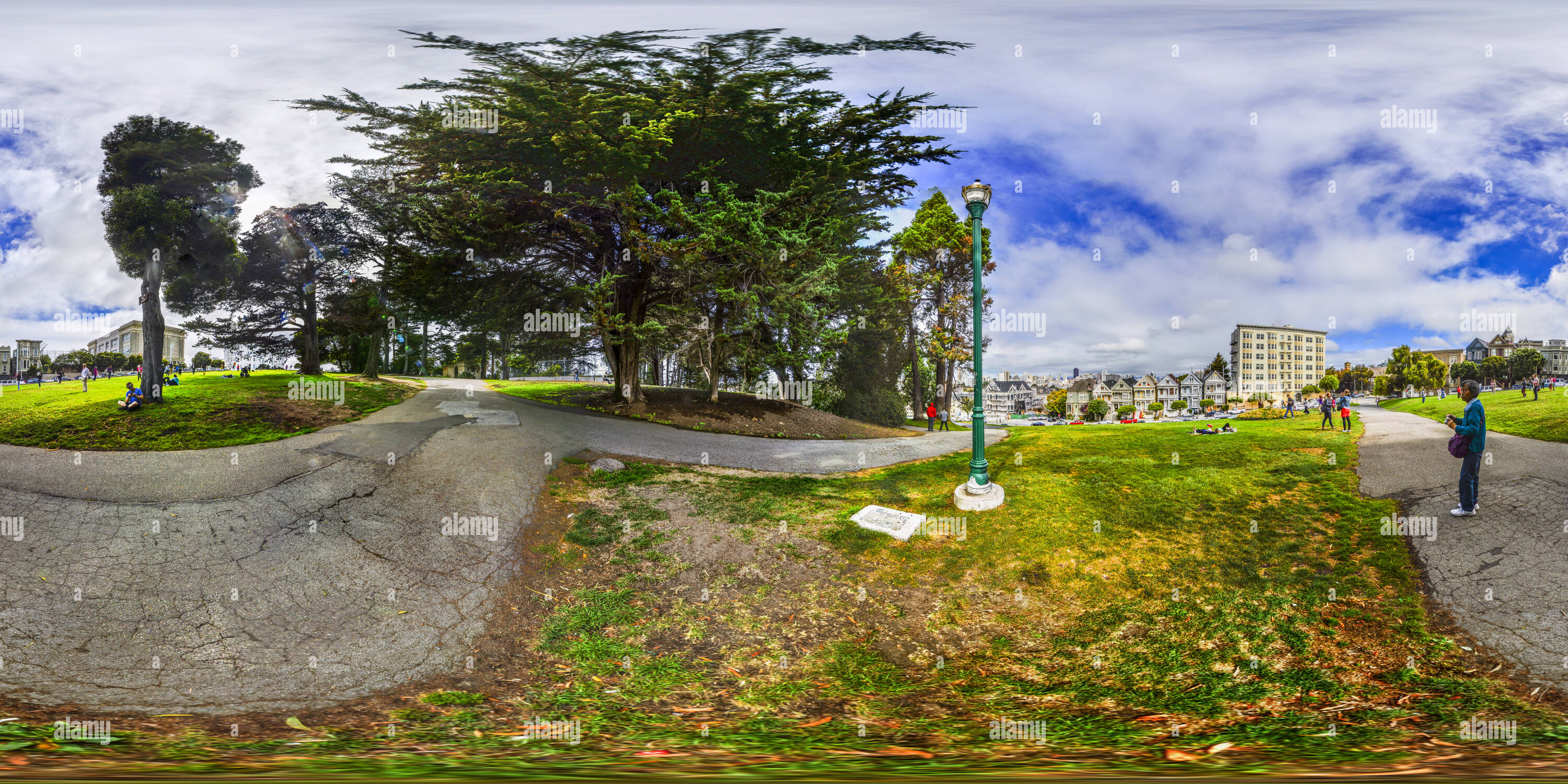360 degree panoramic view of Alamo Square San Francisco California USA——Victorian Painted ladies