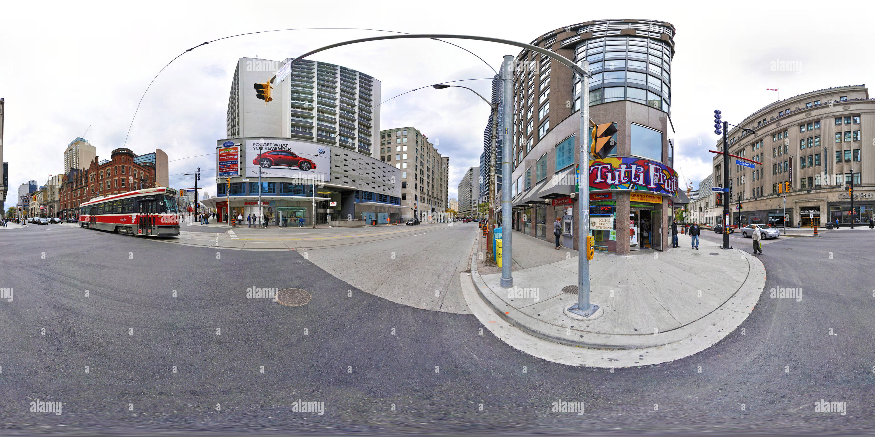 360 degree panoramic view of Yonge and College Toronto