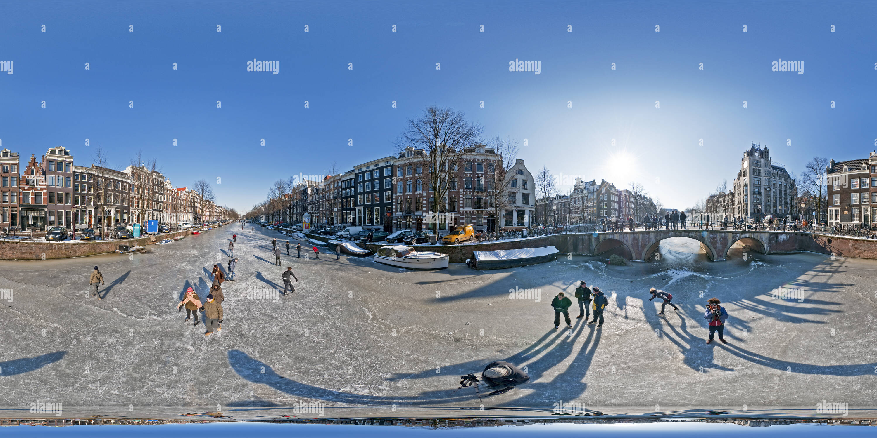 Amsterdam canals ice skating hires stock photography and images Alamy
