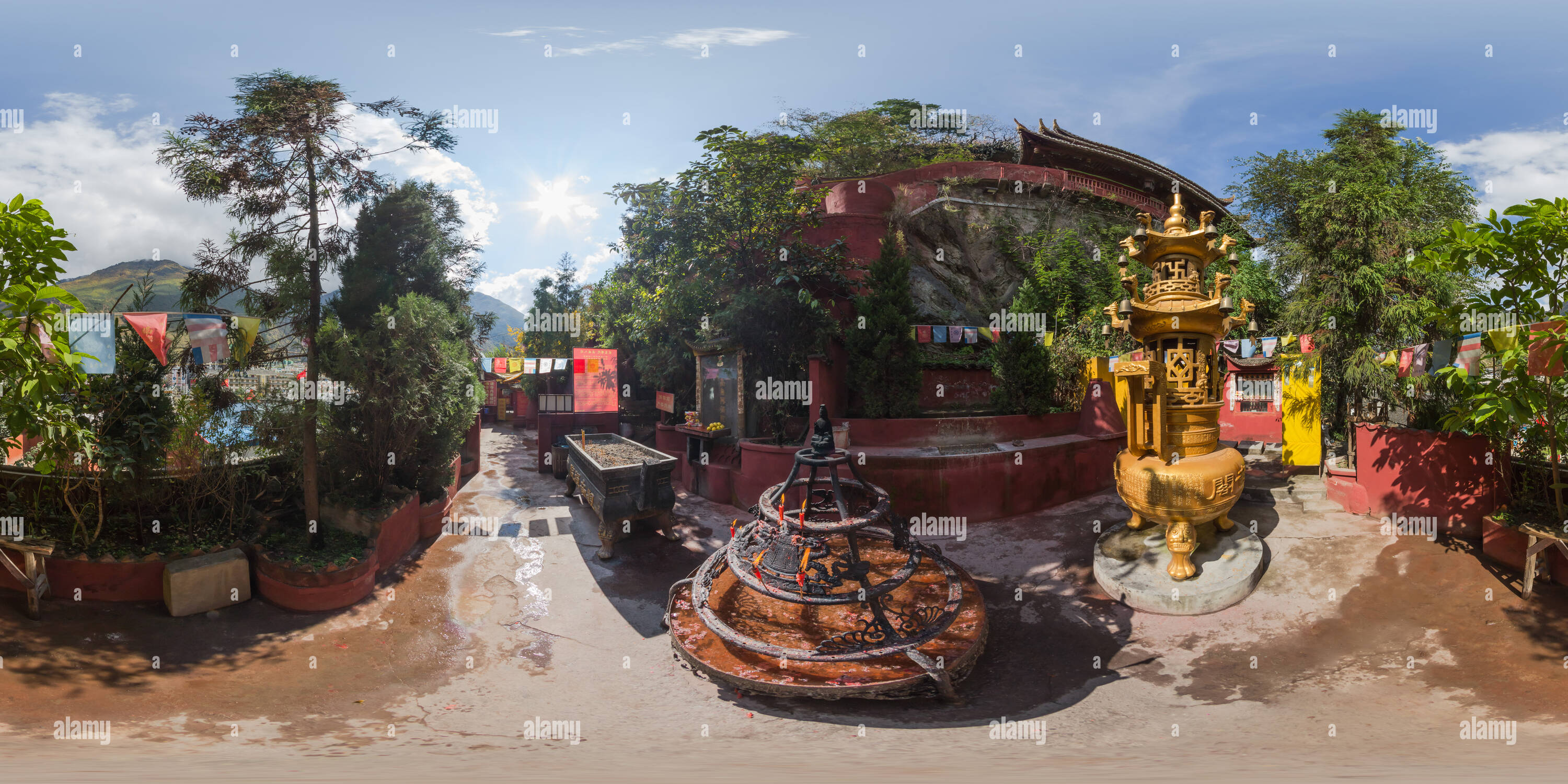 360° view of Luding County, Sichuan - Luding Bridge-4 - Alamy