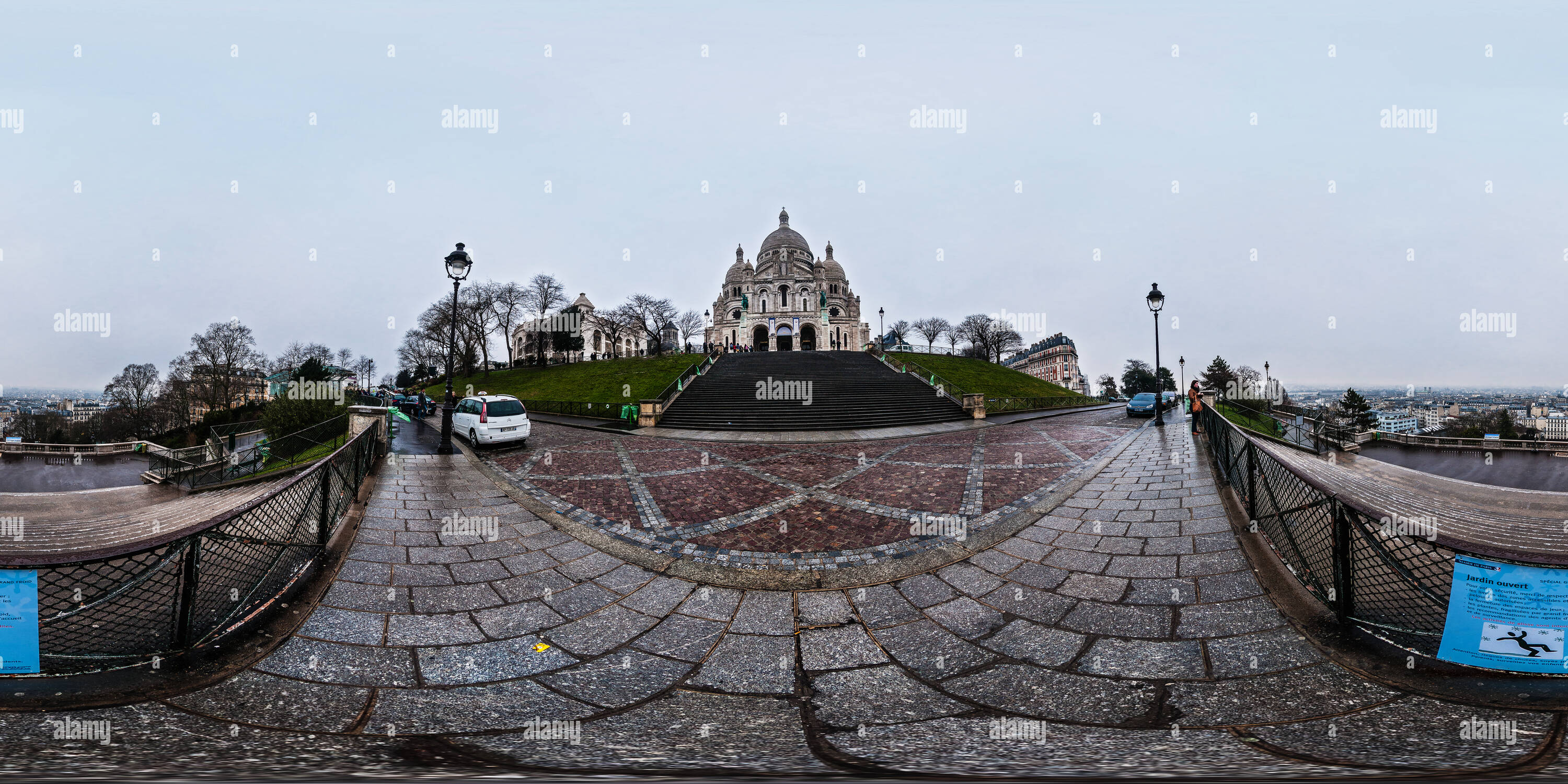 360° view of Paris Steps to SacreCoeur de Montmartre Alamy