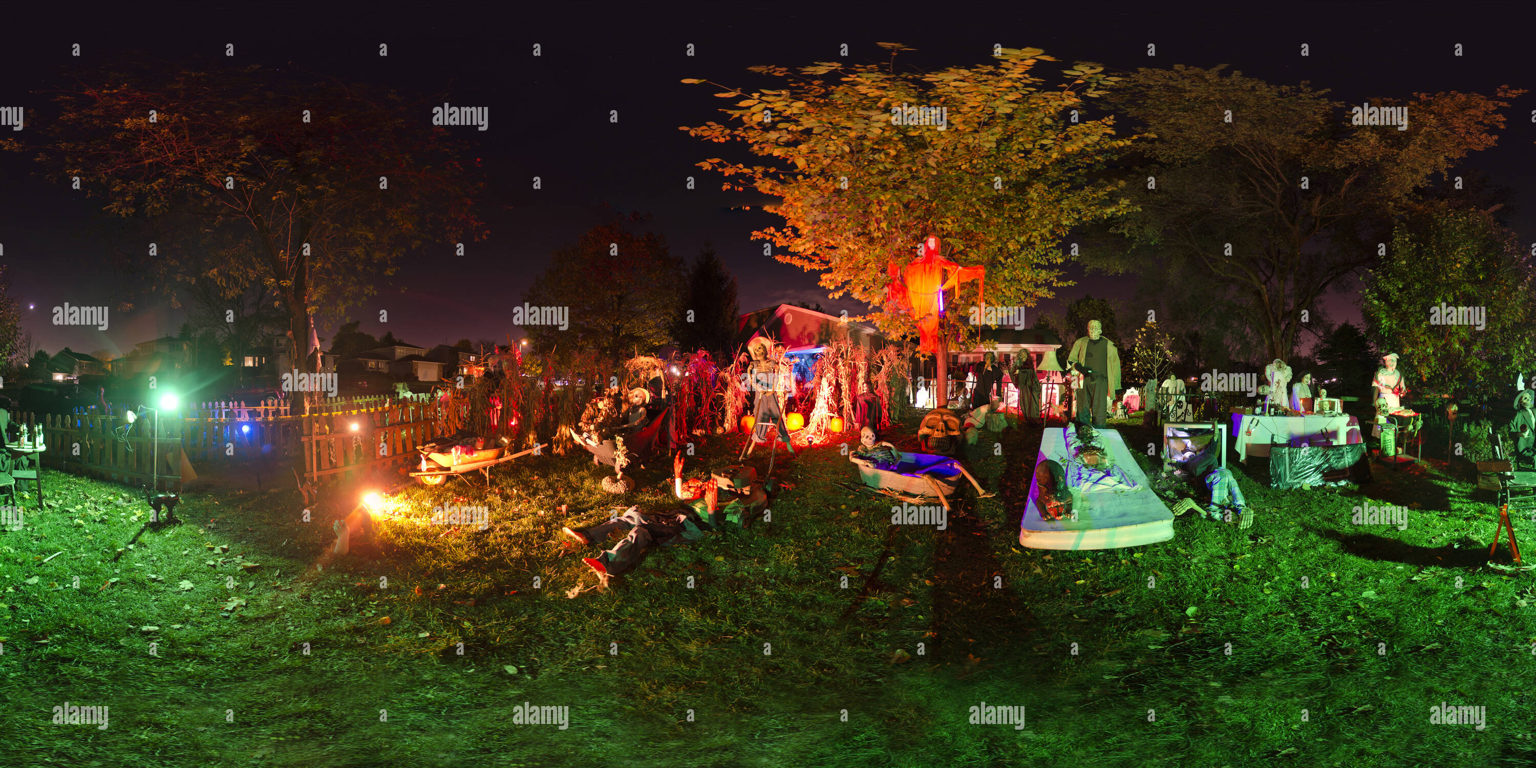 360° view of Halloween Yard Haunt Woodridge Alamy