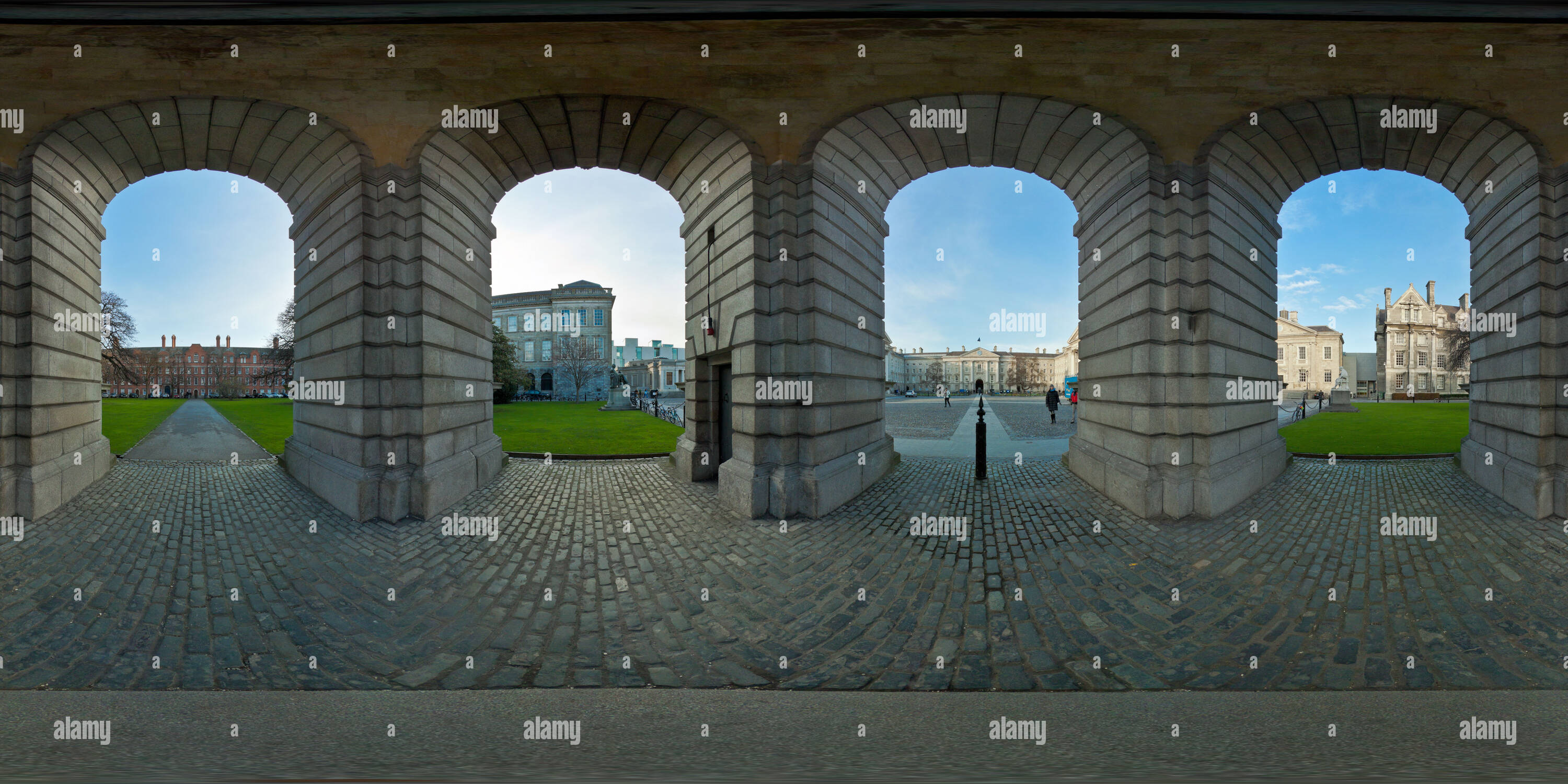 360° view of Trinity College in Dublin - Alamy