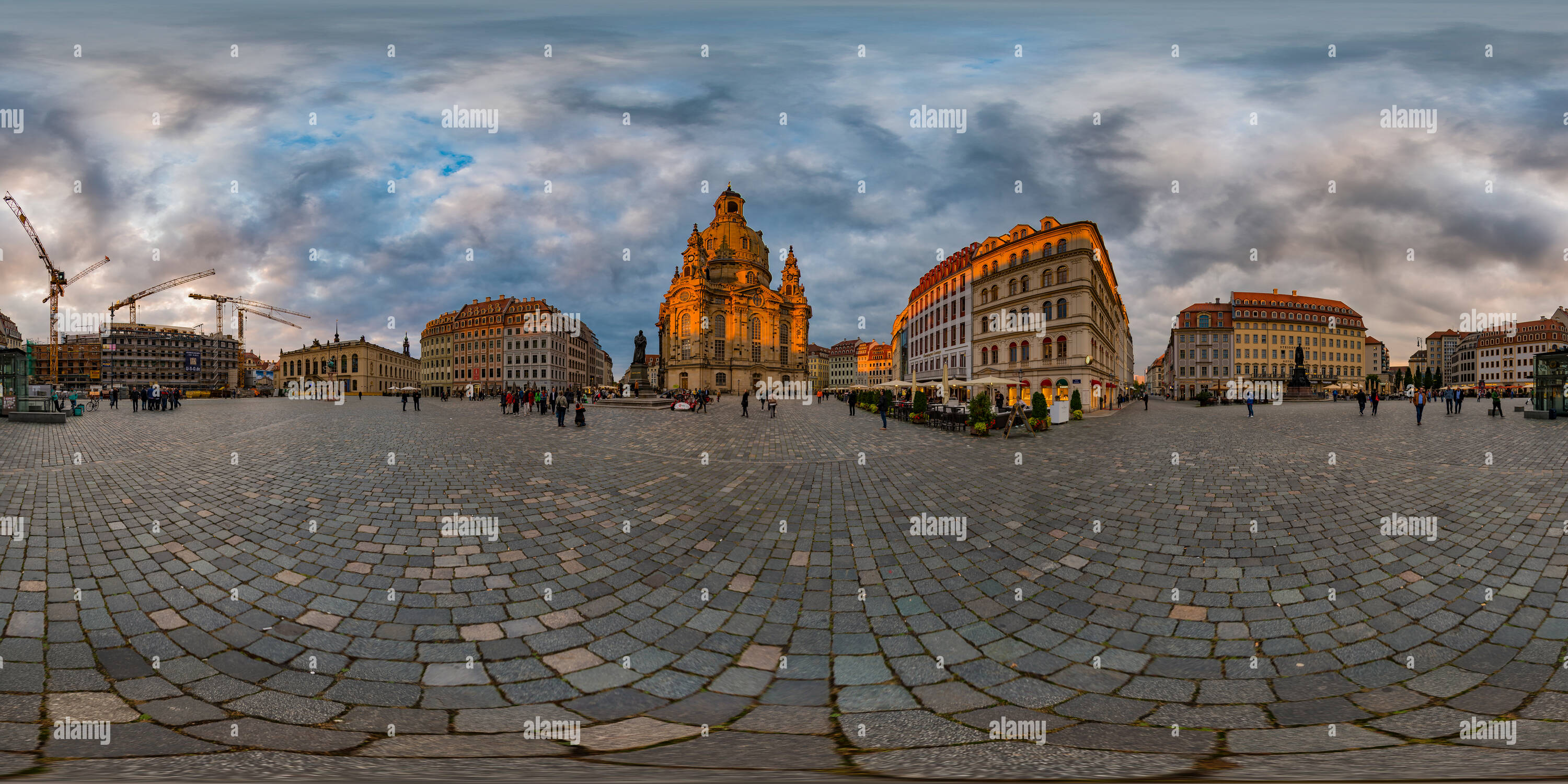 360° View Of Dresden - Frauenkirche In The Sunlight - Alamy