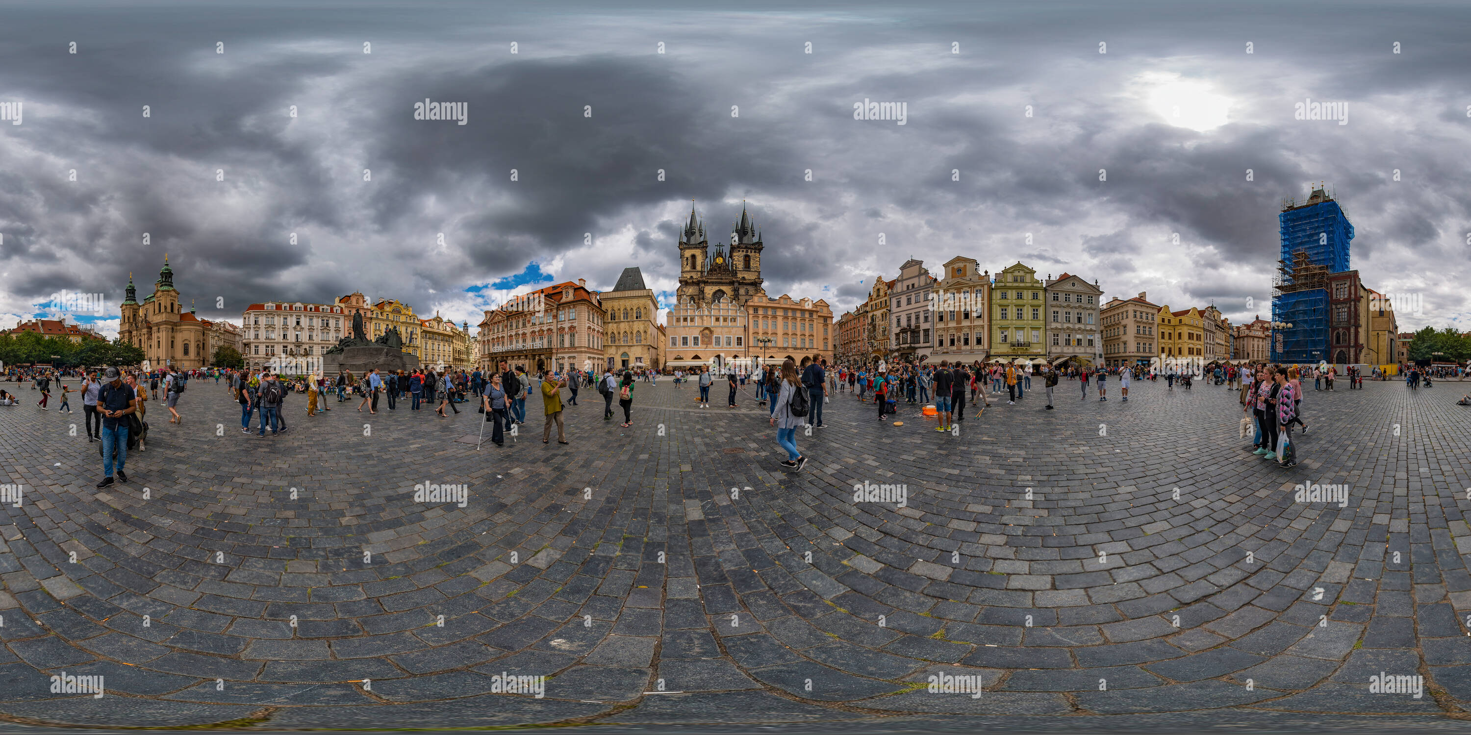 360° view of Prague bubble artist at the old town square Alamy