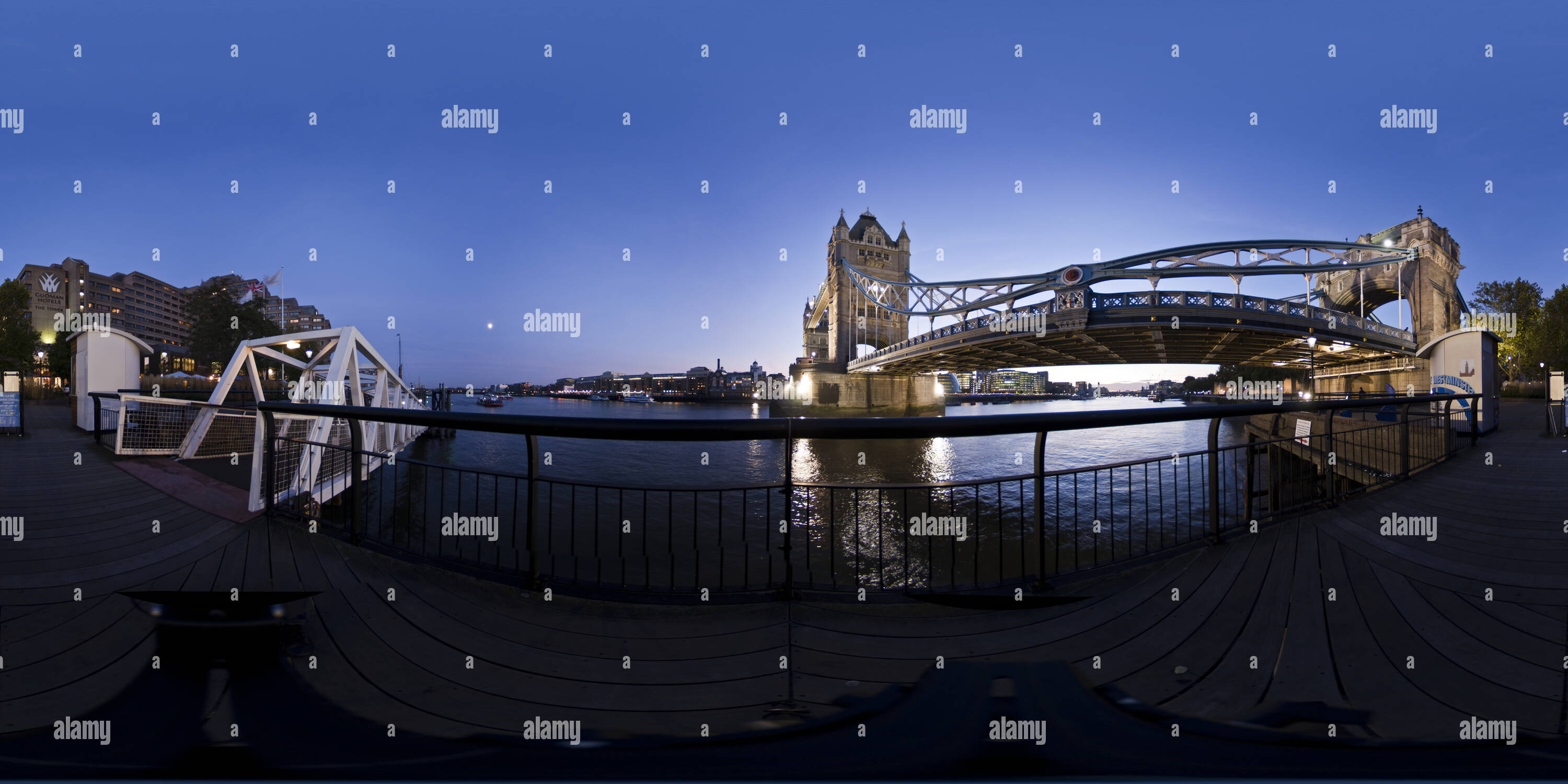 360 degree panoramic view of London Bridge