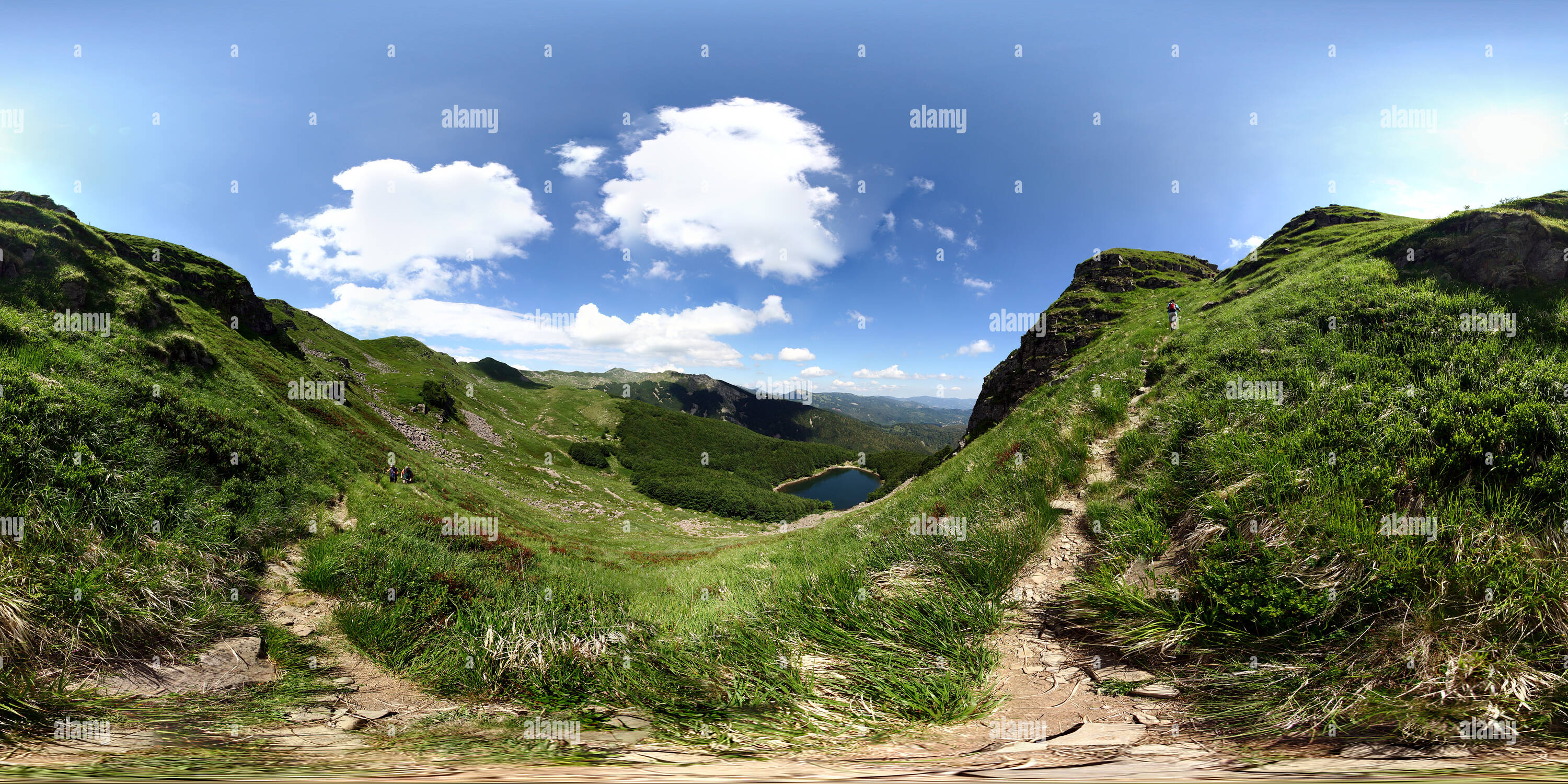 360 degree panoramic view of View Over Lake Palo, Appennino Tosco Emiliano National park