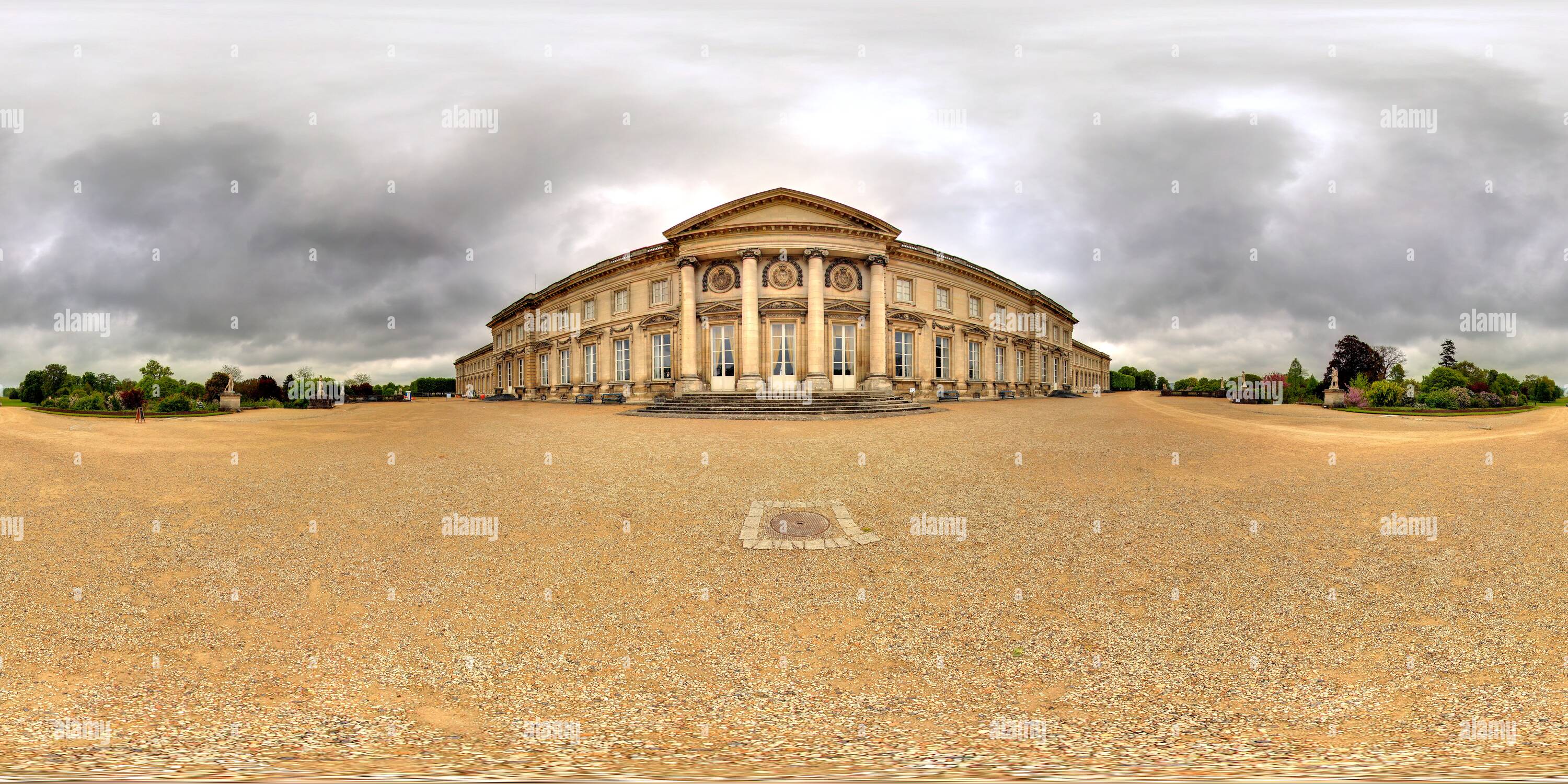360 degree panoramic view of Compiegne Palace
