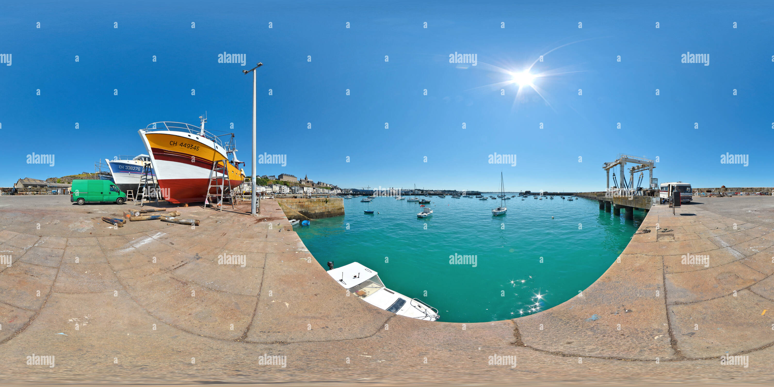 360 degree panoramic view of Rafraichissement des couleurs au port de Granville  -  France