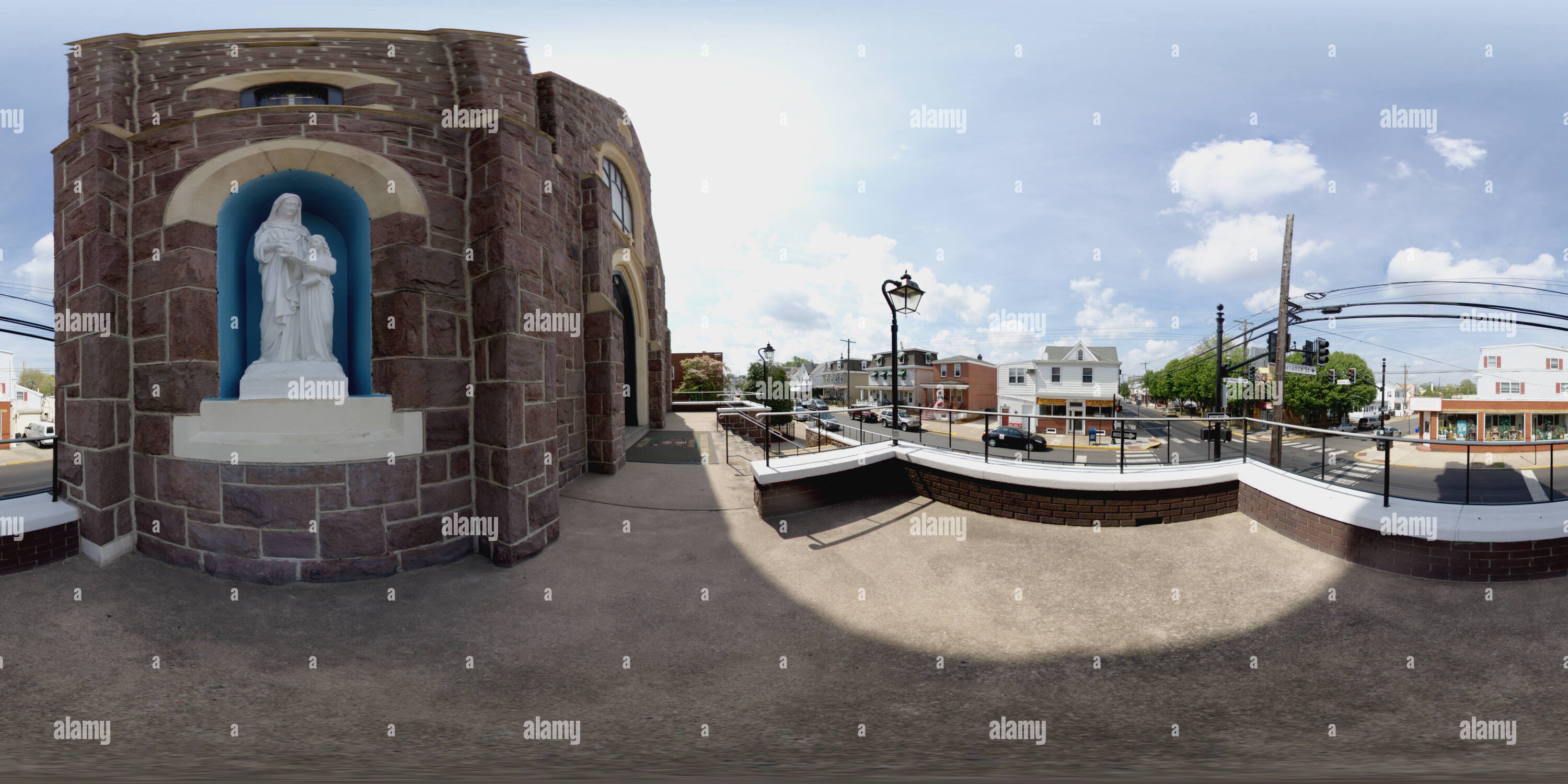 360° view of Pond St & Dorrance St intersection in Bristol PA Alamy