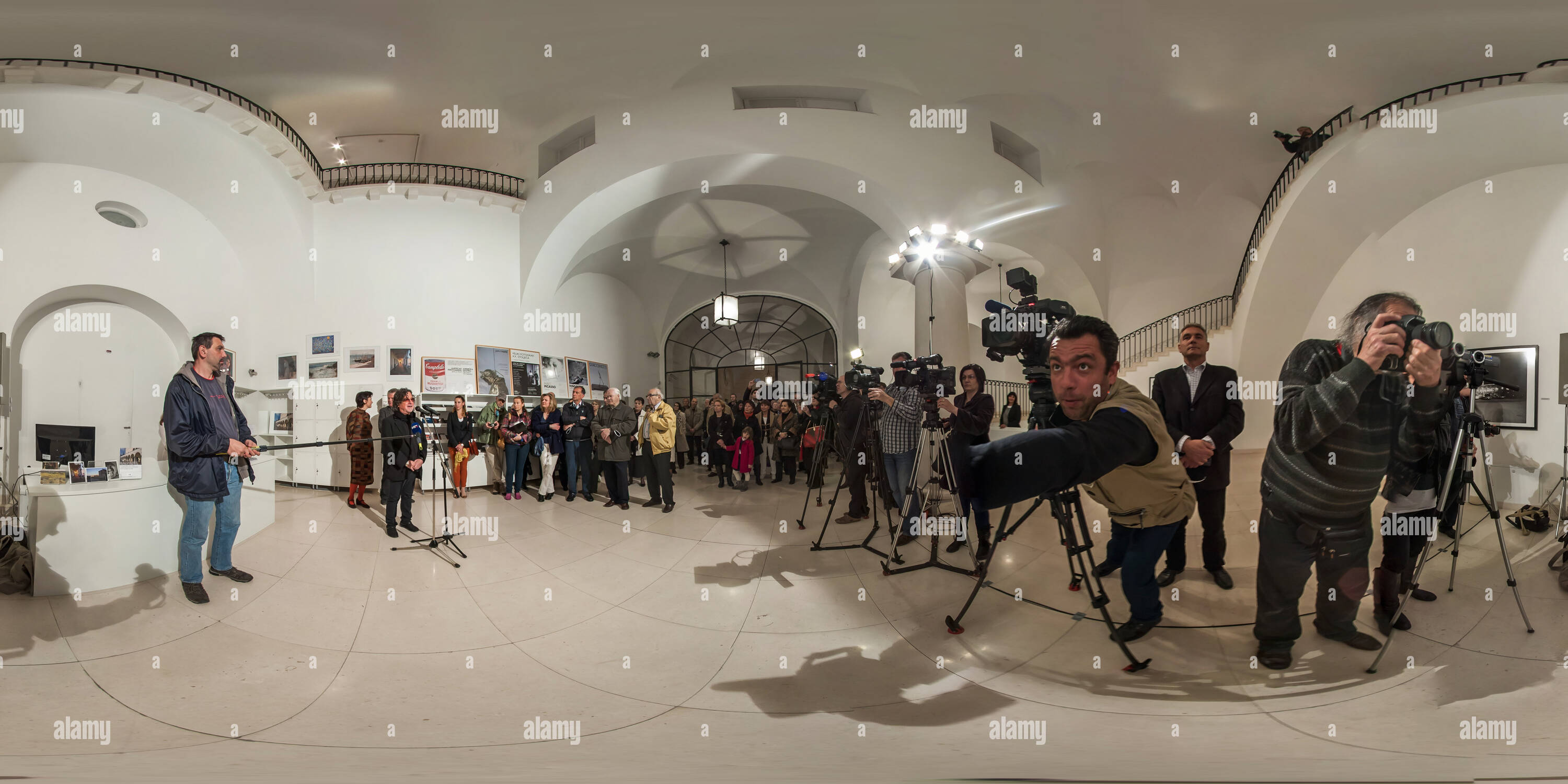 360 degree panoramic view of Robert Farber - opening 09.04.2013.