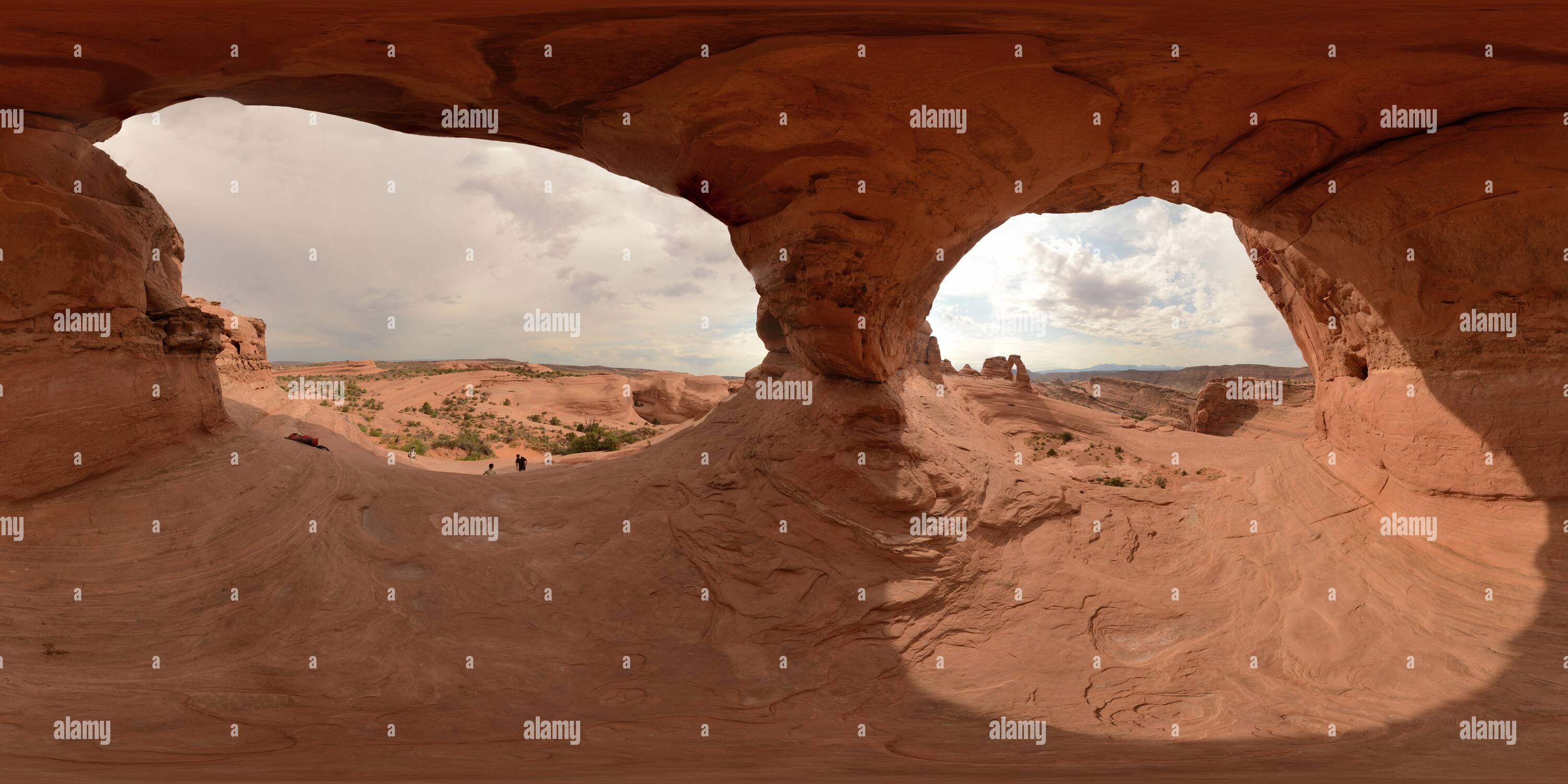 360 degree panoramic view of Little arch on the Delicate Arch trail