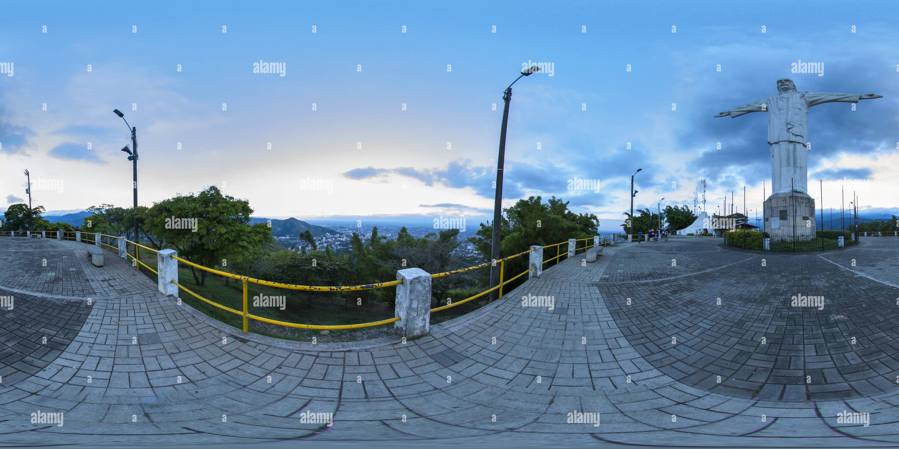 360° view of Cristo Rey Statue, Cali - Alamy