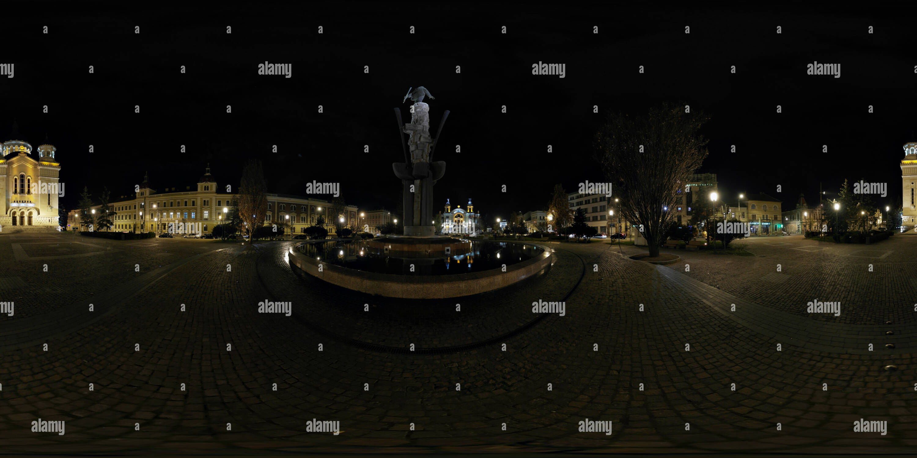 360° view of Piata Avram Iancu din ClujNapoca, noaptea Alamy