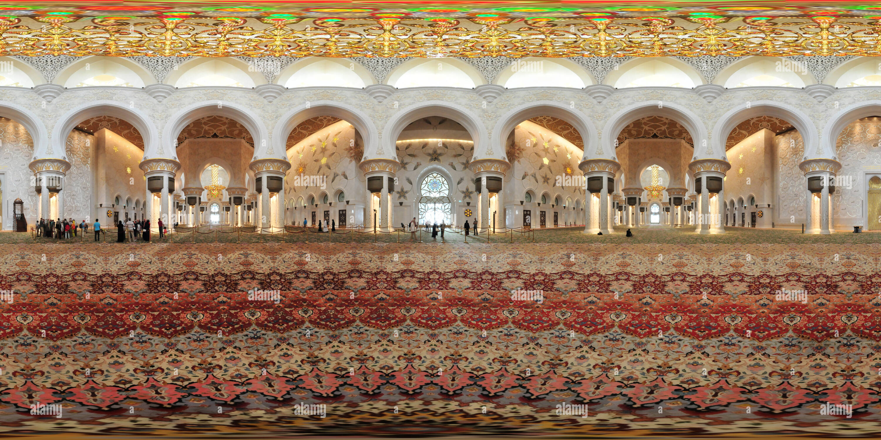 360° view of Abu Dhabi - Sheikh Zayed Grand Mosque, below the big ...