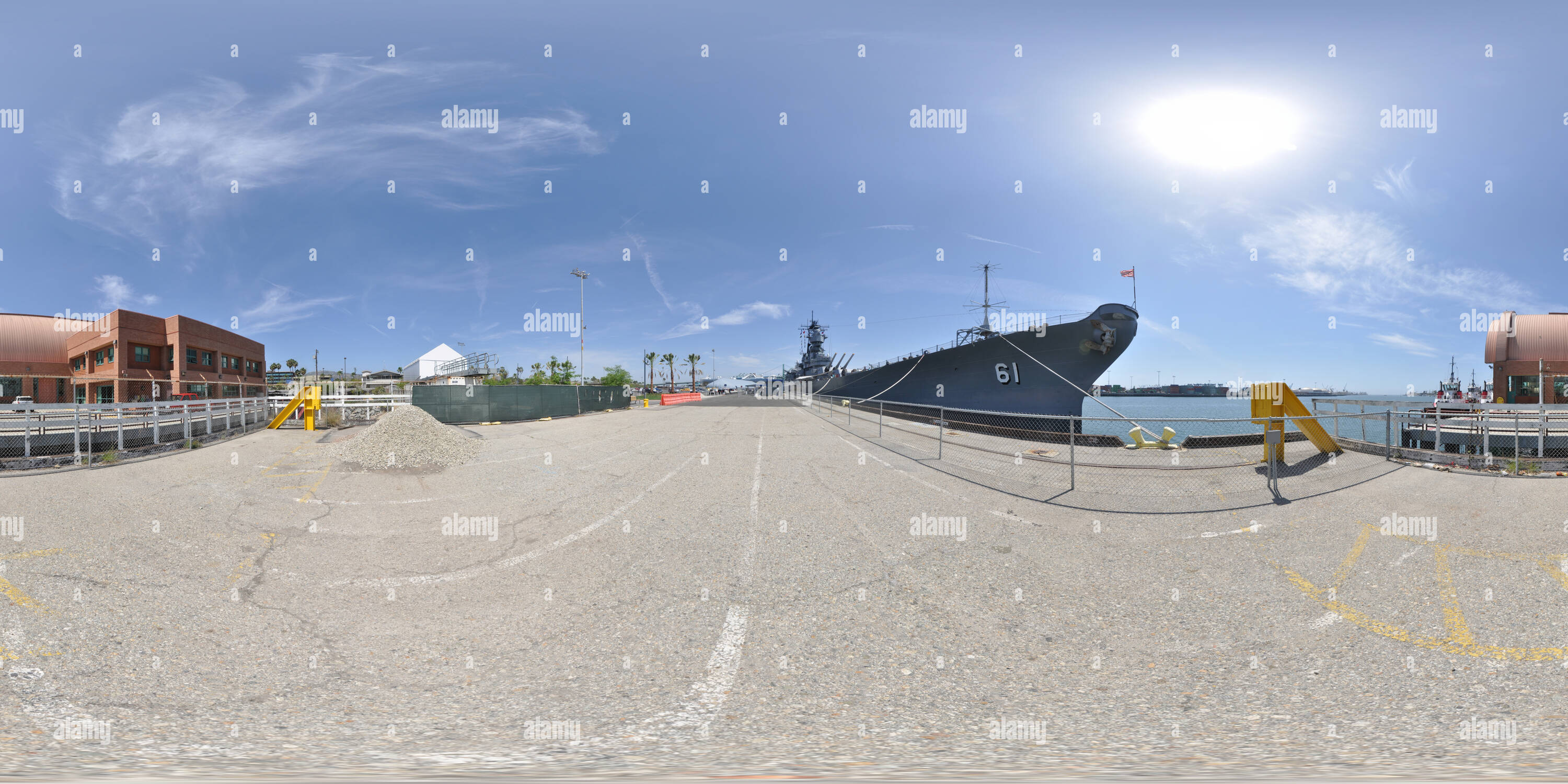360° view of USS Iowa from Starboard Bow Alamy