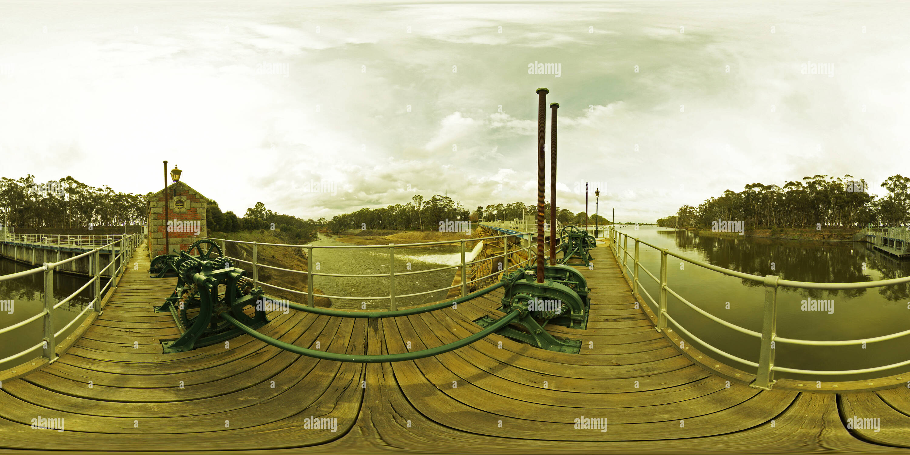 360° view of Goulburn Weir Alamy