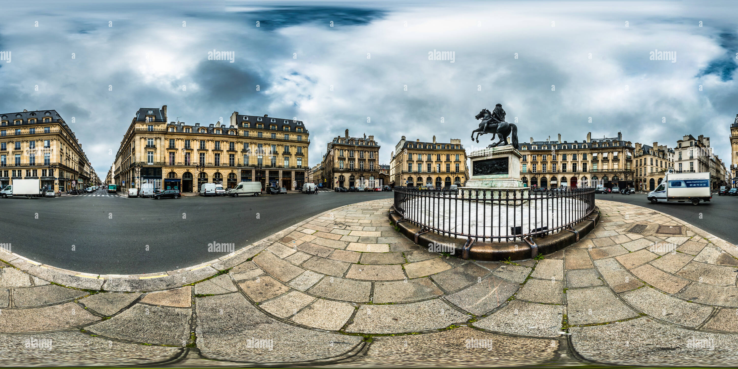360 degree panoramic view of Place Des Victoires