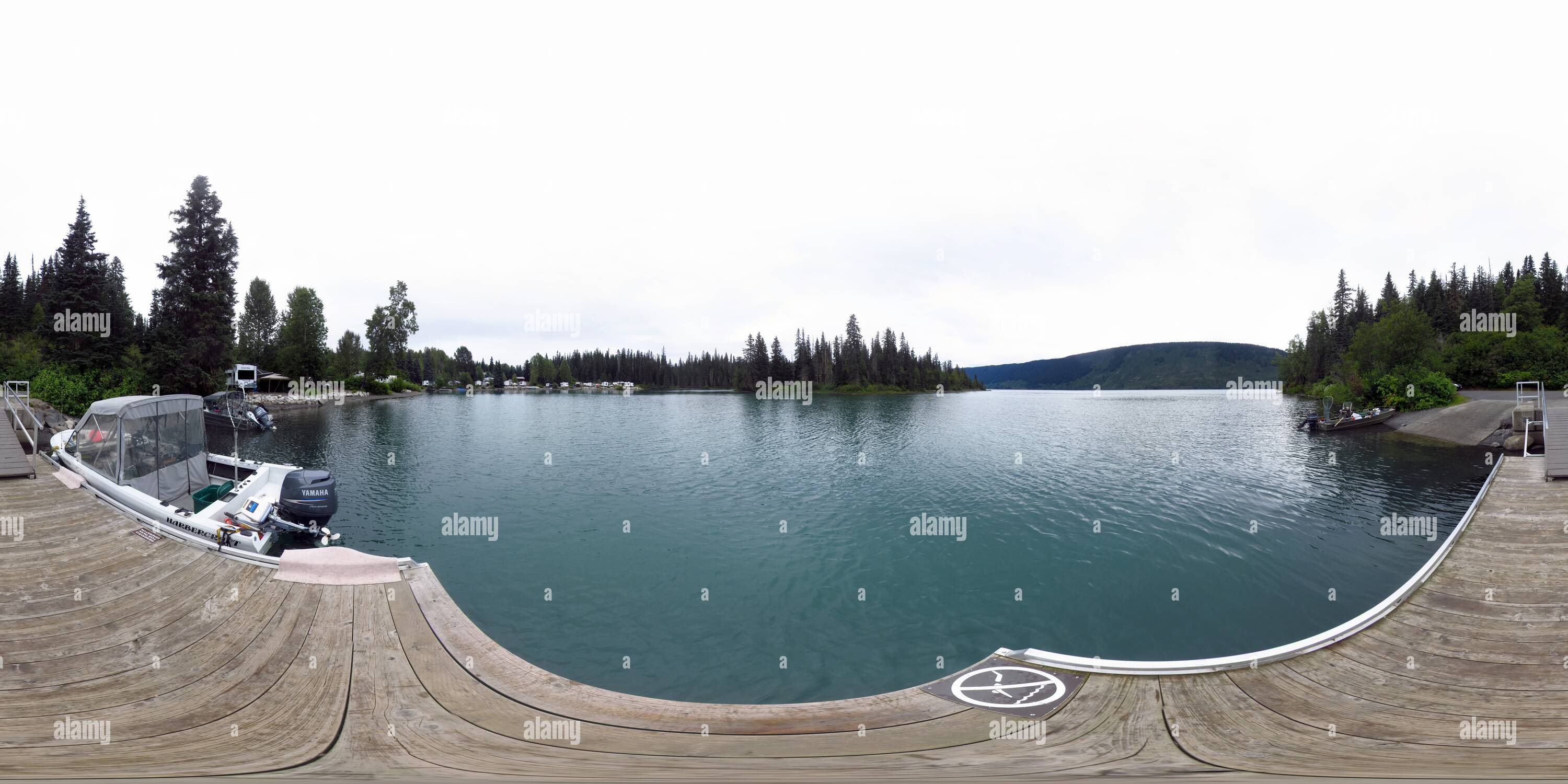360° view of Meziadin Lake Alamy
