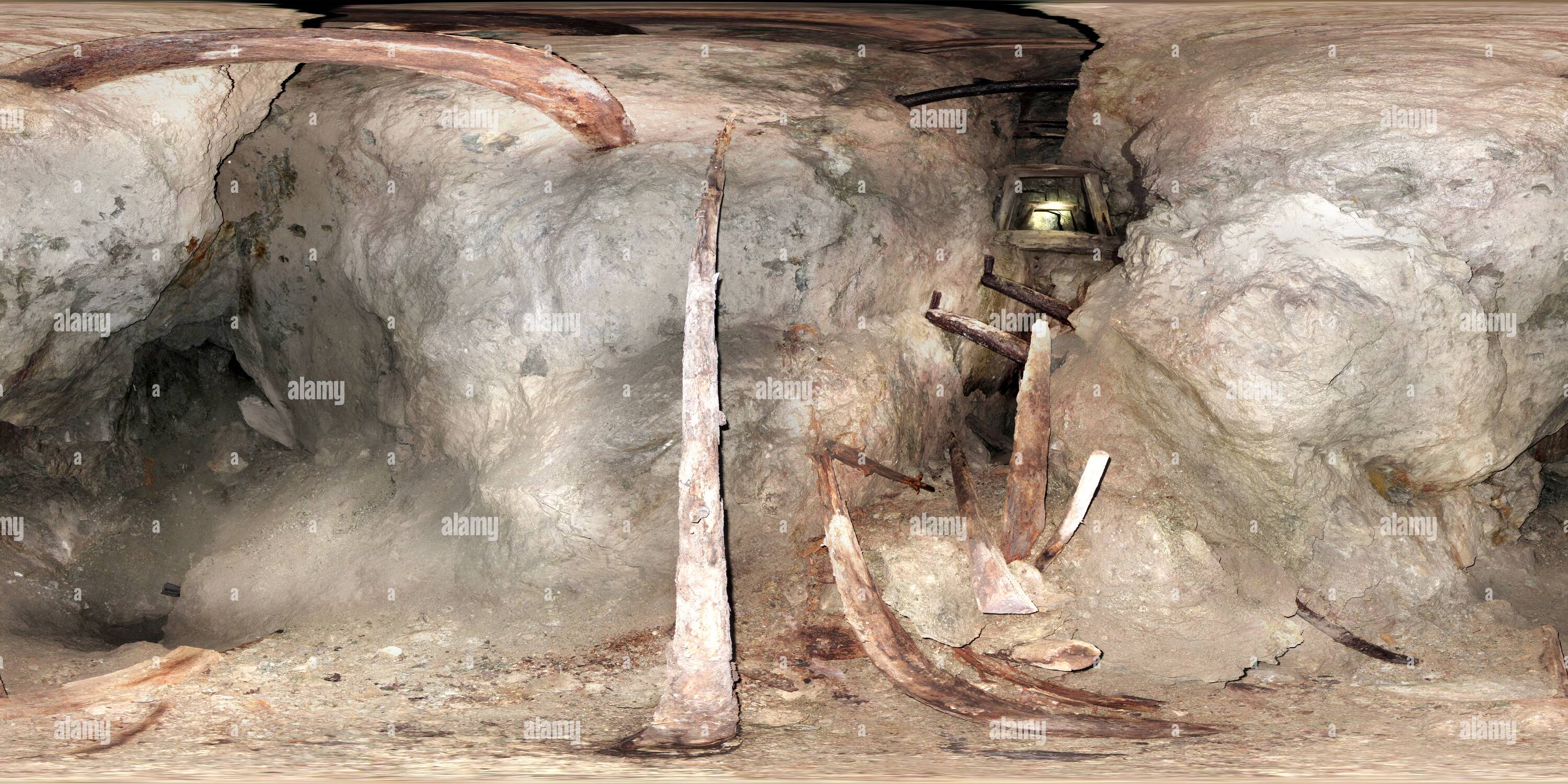 360 degree panoramic view of Spotted Fawn Mine - large stope