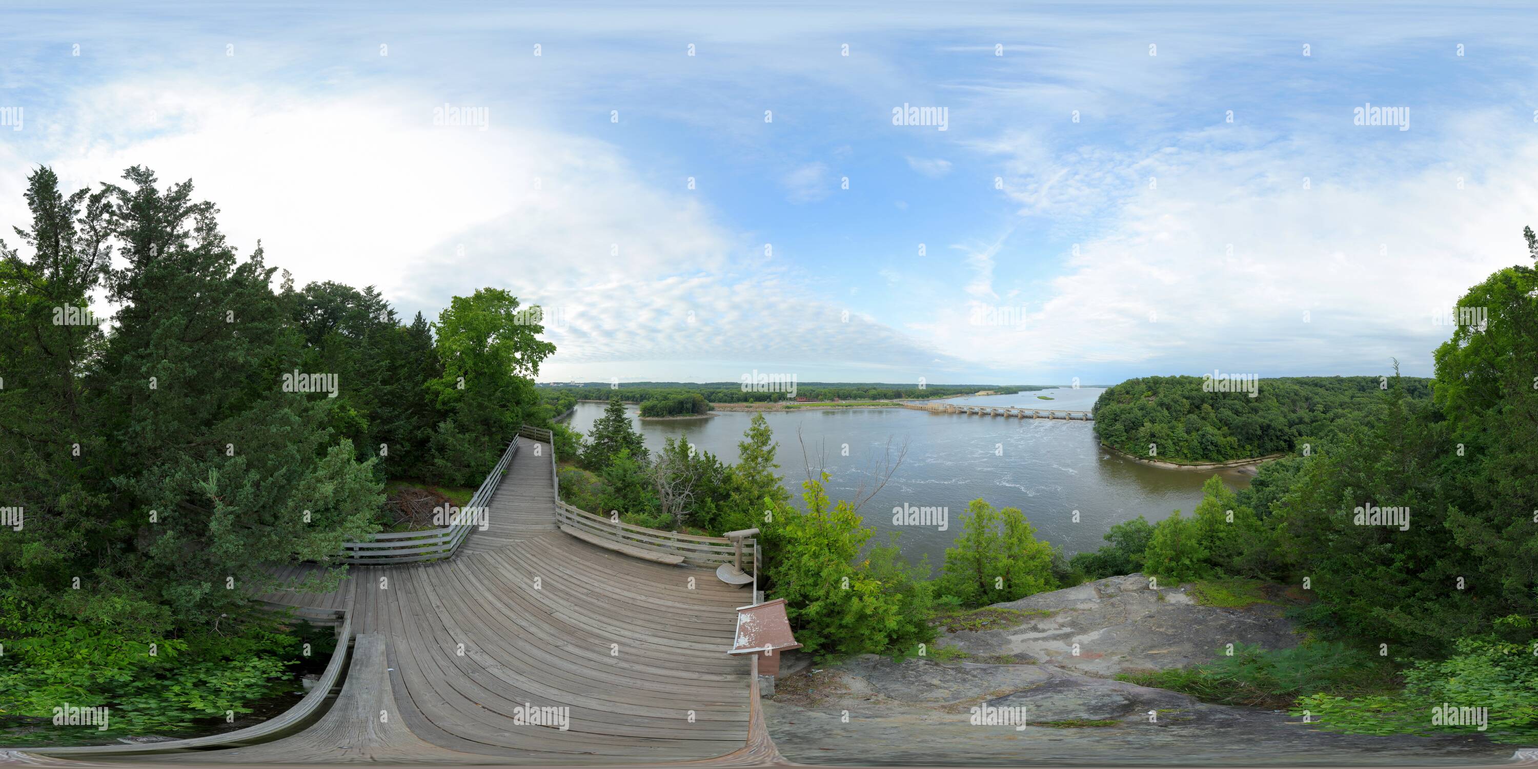 360 degree panoramic view of Starved Rock overlook