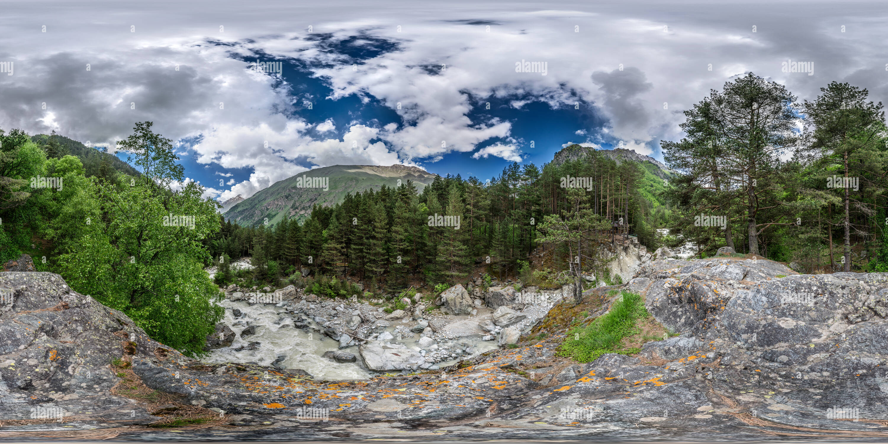 360 degree panoramic view of Shkhelda (Panorama 292 2015/06/13)