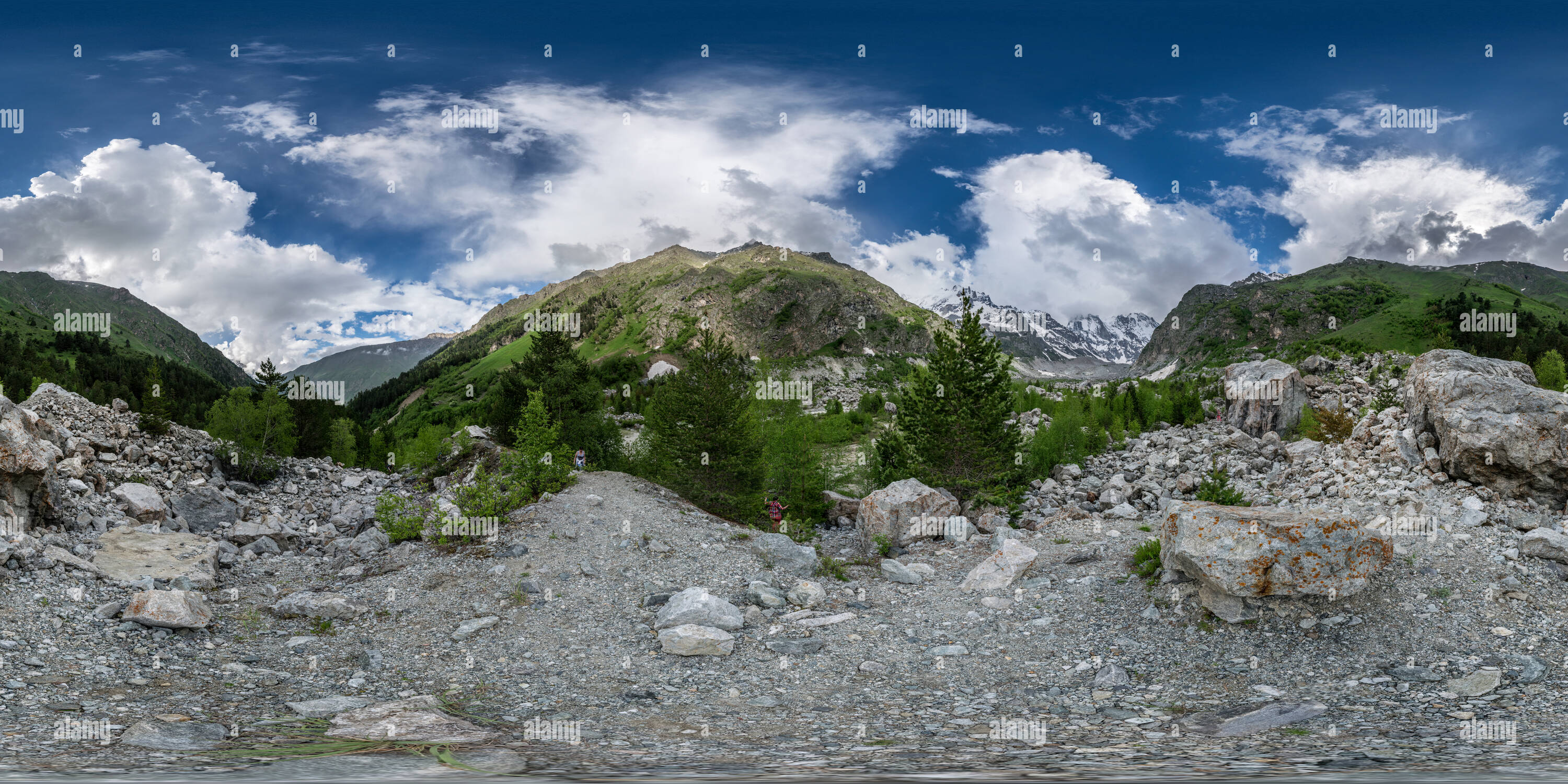 360 degree panoramic view of Shkhelda (Panorama 297 2015/06/13)