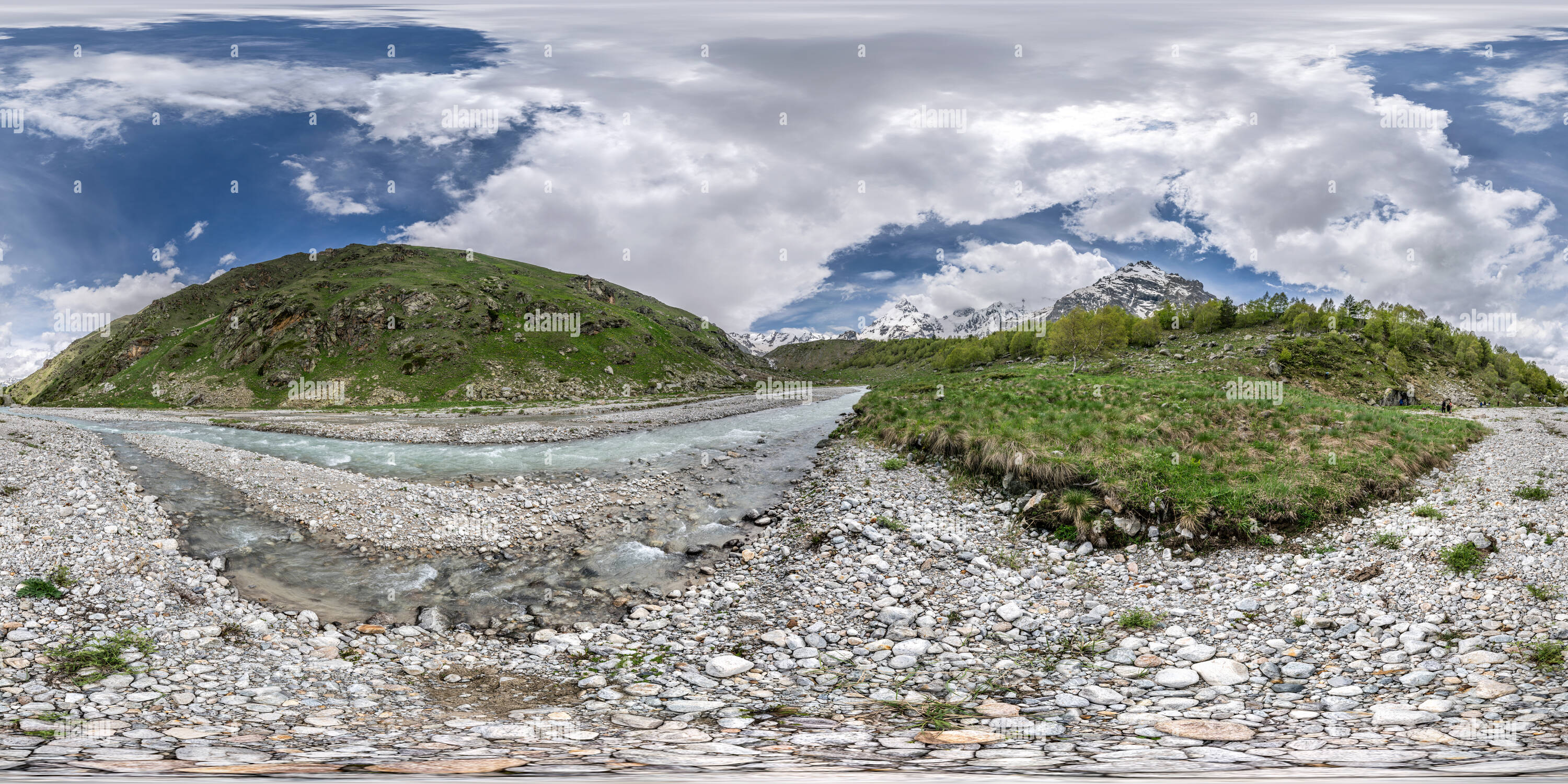 360 degree panoramic view of Adyl-su river (Panorama 311 2015/06/14)