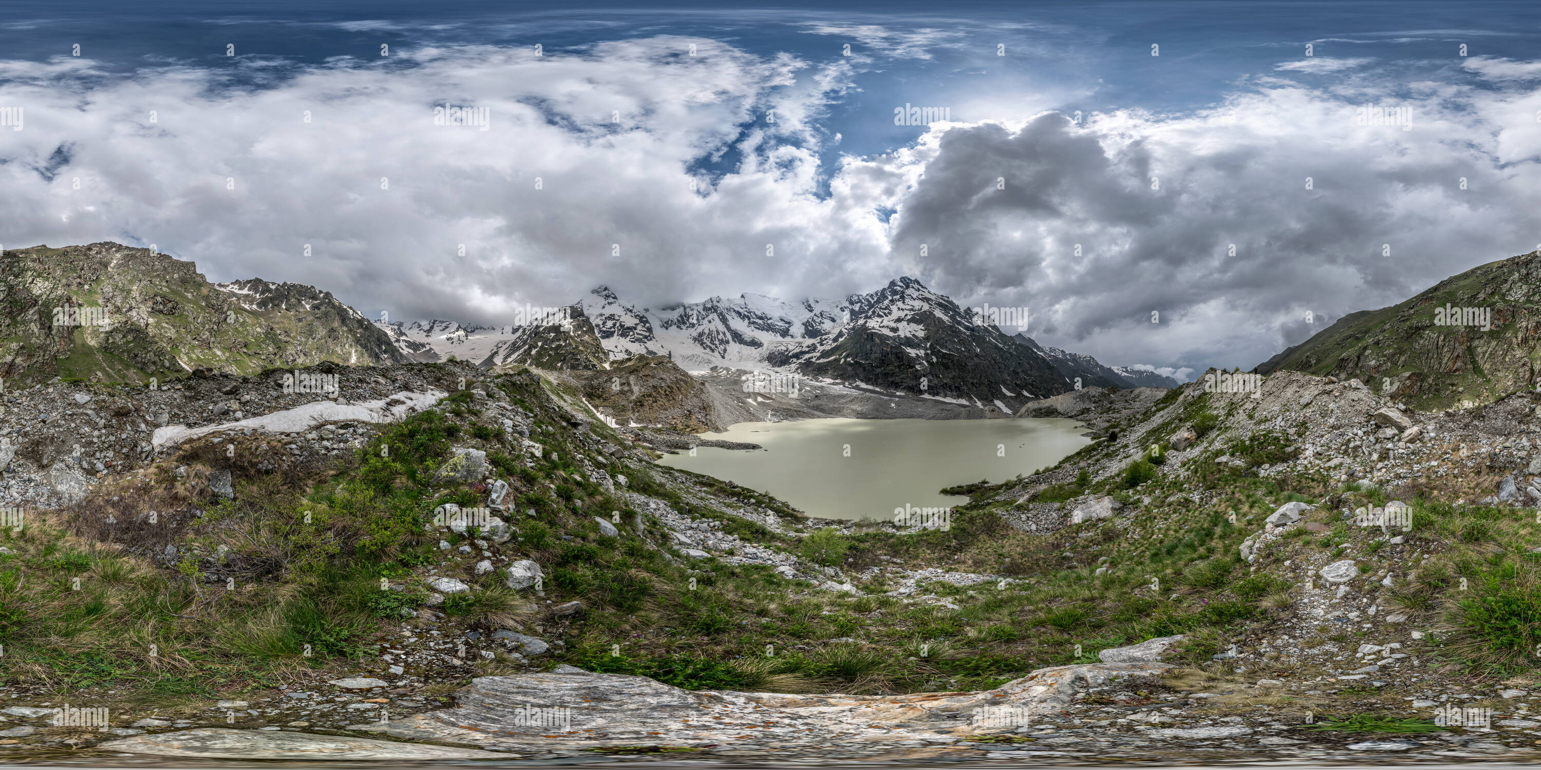 360 degree panoramic view of Upper Bashkara lake (Panorama 318 2015/06/14)