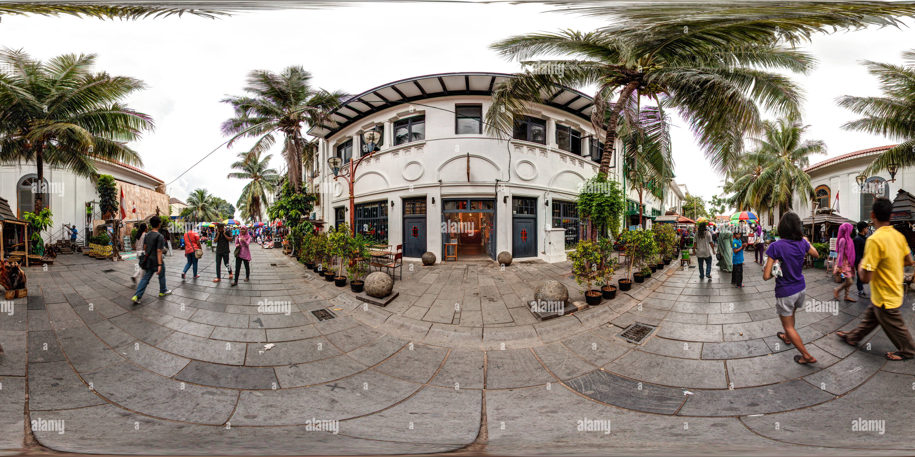 360° view of Batavia Old City Alley - Alamy