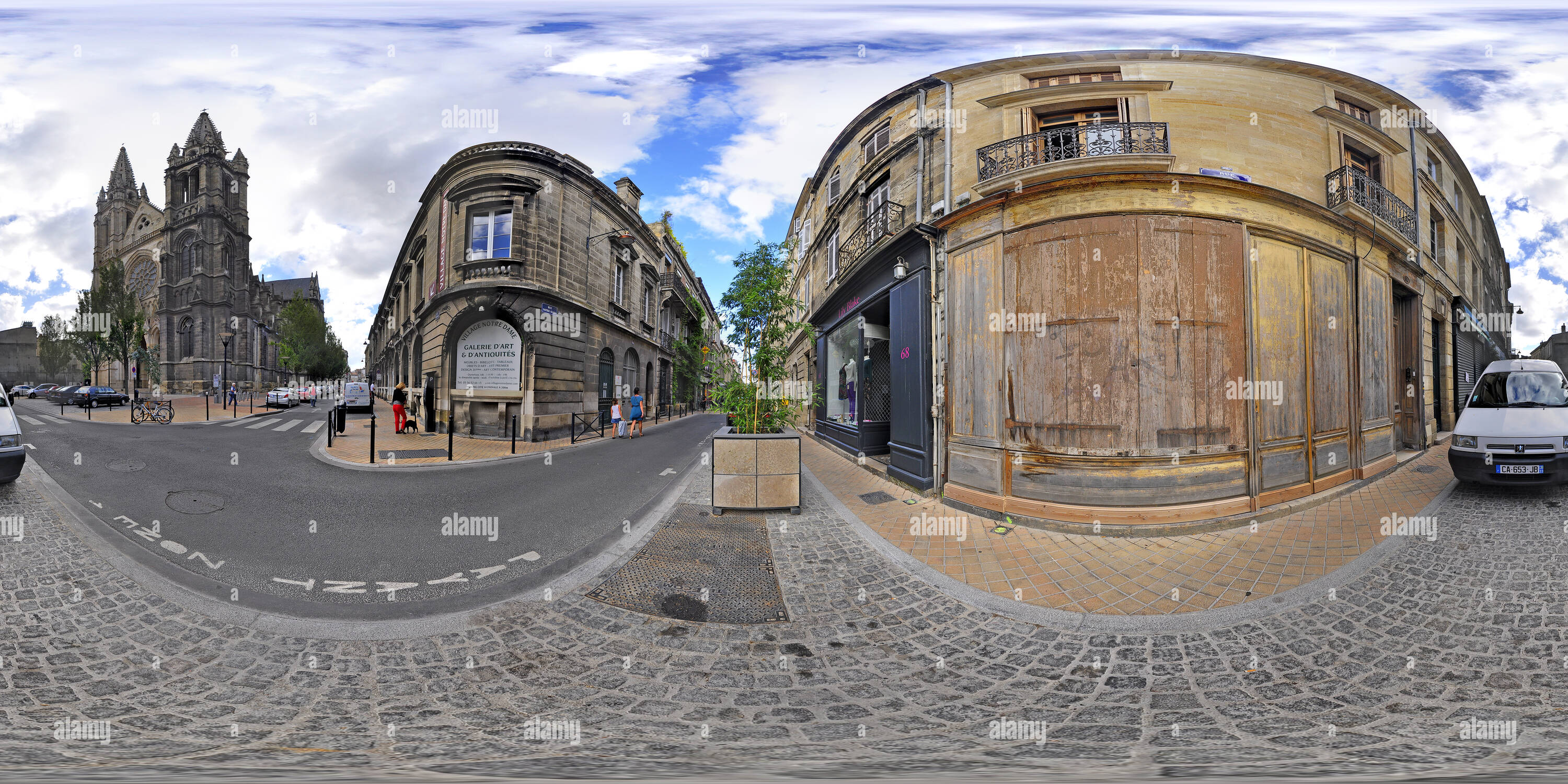 360° view of Notre Dame street Bordeaux Alamy