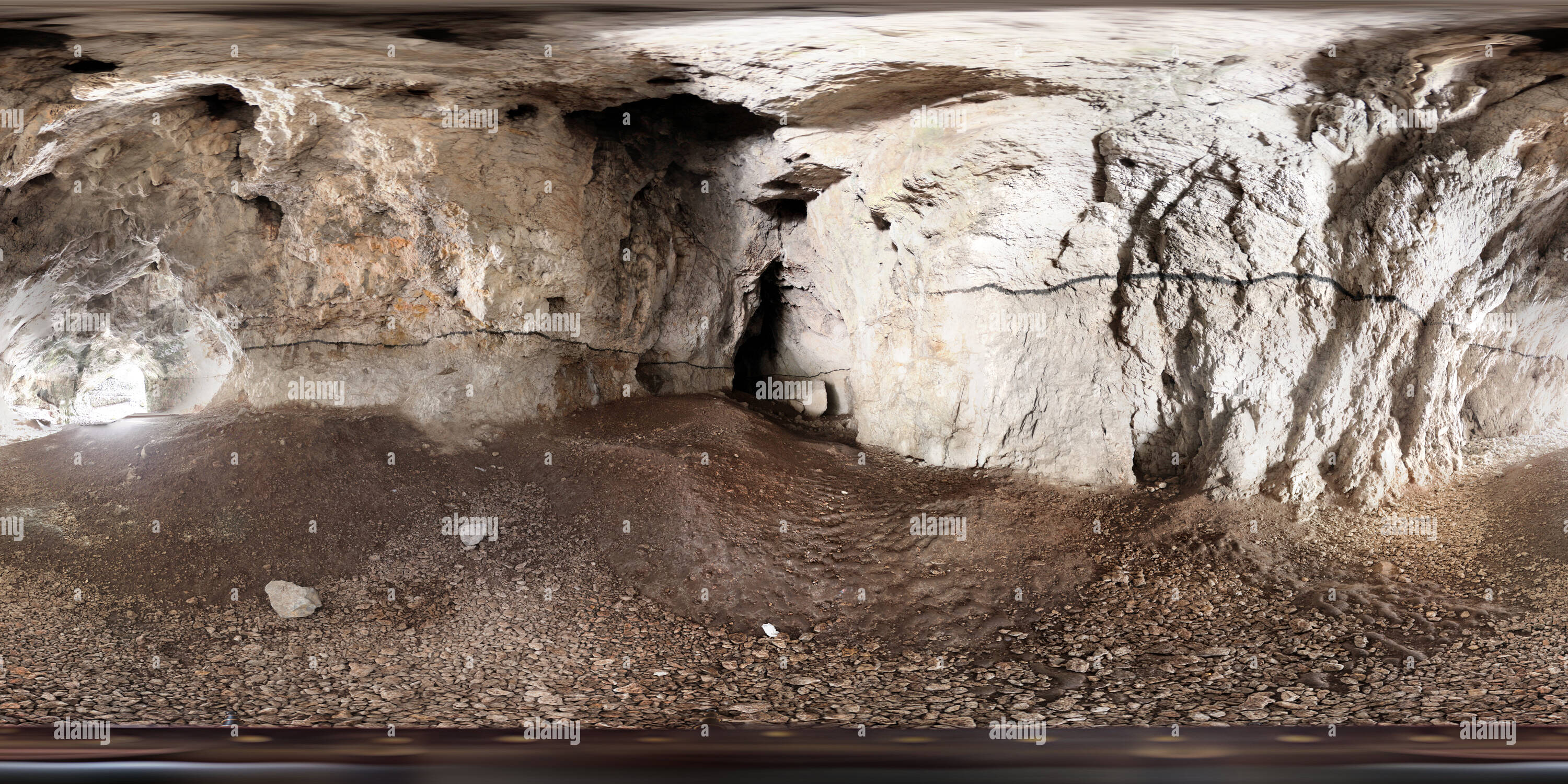 360 degree panoramic view of Szeleta barlang