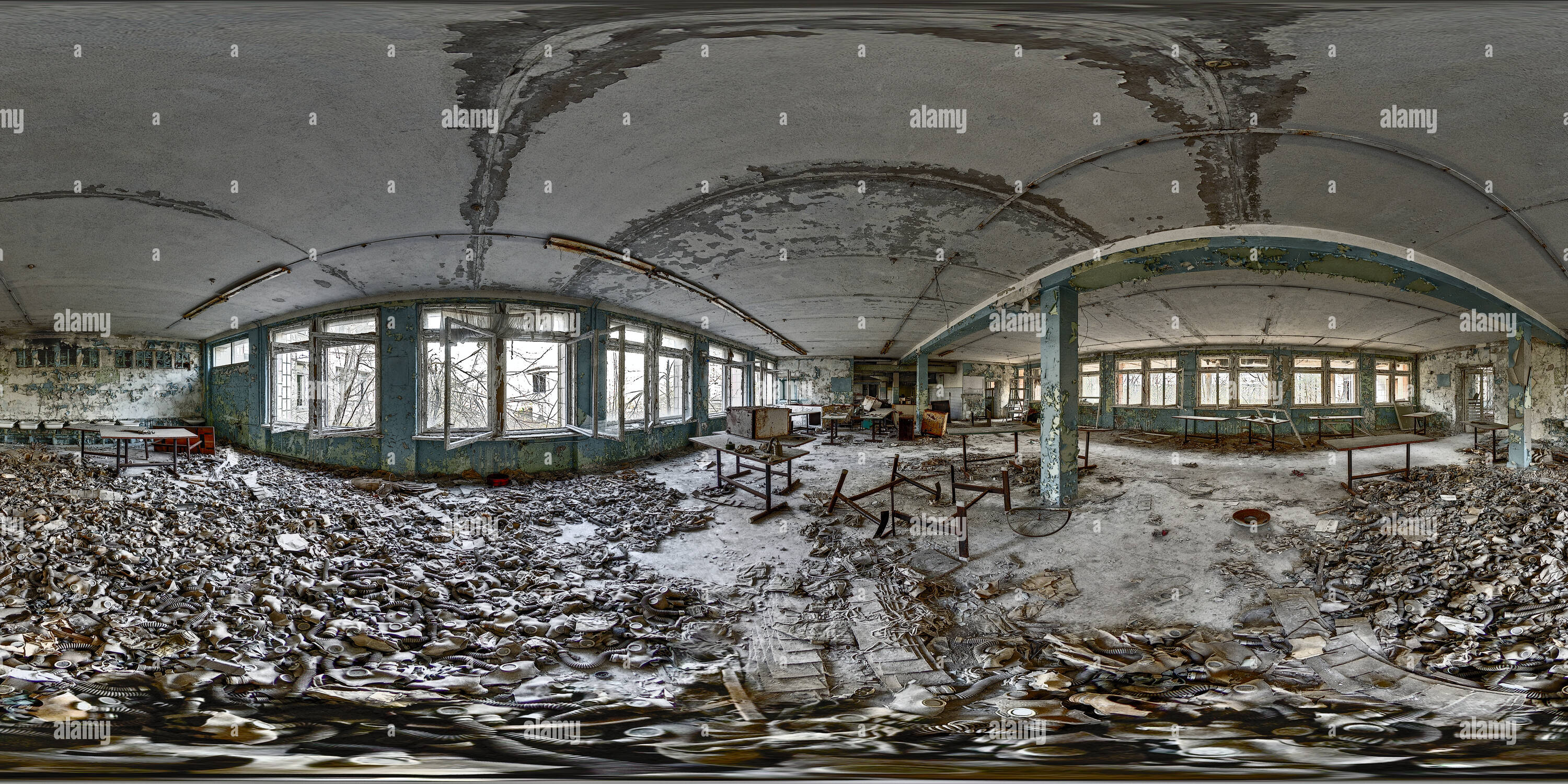 360° view of The gas-masks on the floor - Alamy