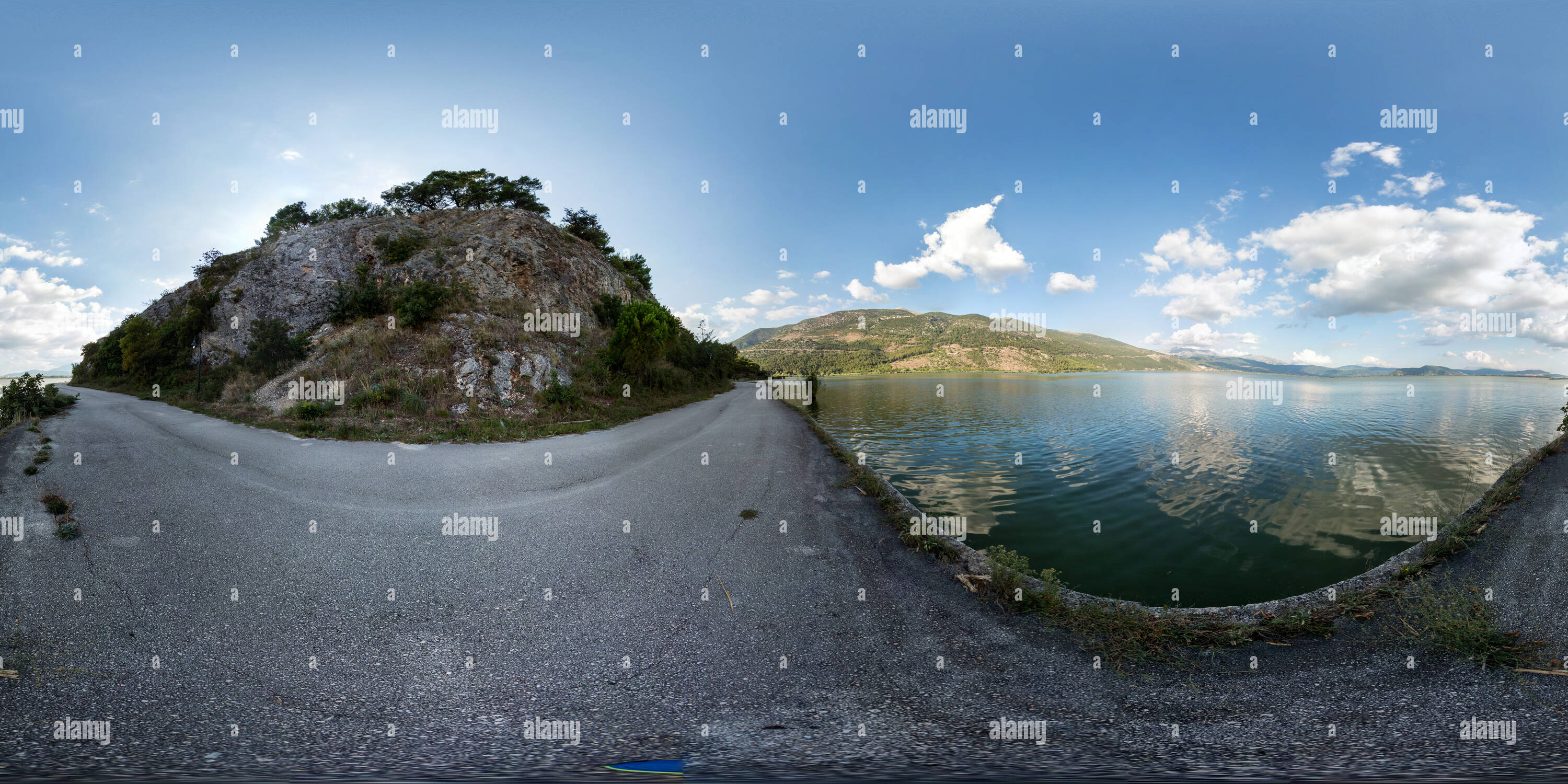 360° view of Pamvotida from Ioannina island - Alamy
