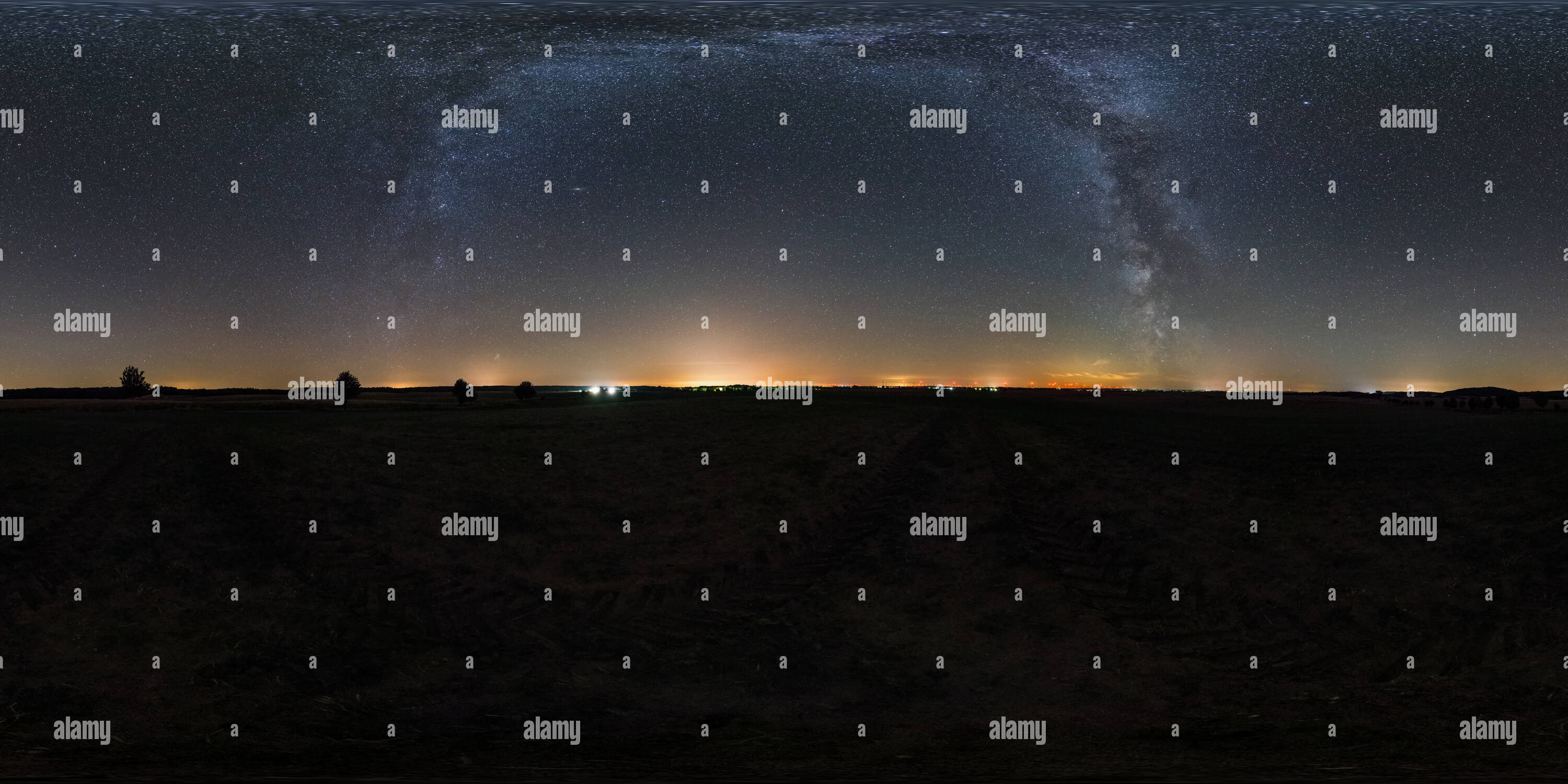 360° View Of Milky Way And Light Pollution Over Rural Mecklenburg Alamy 8106