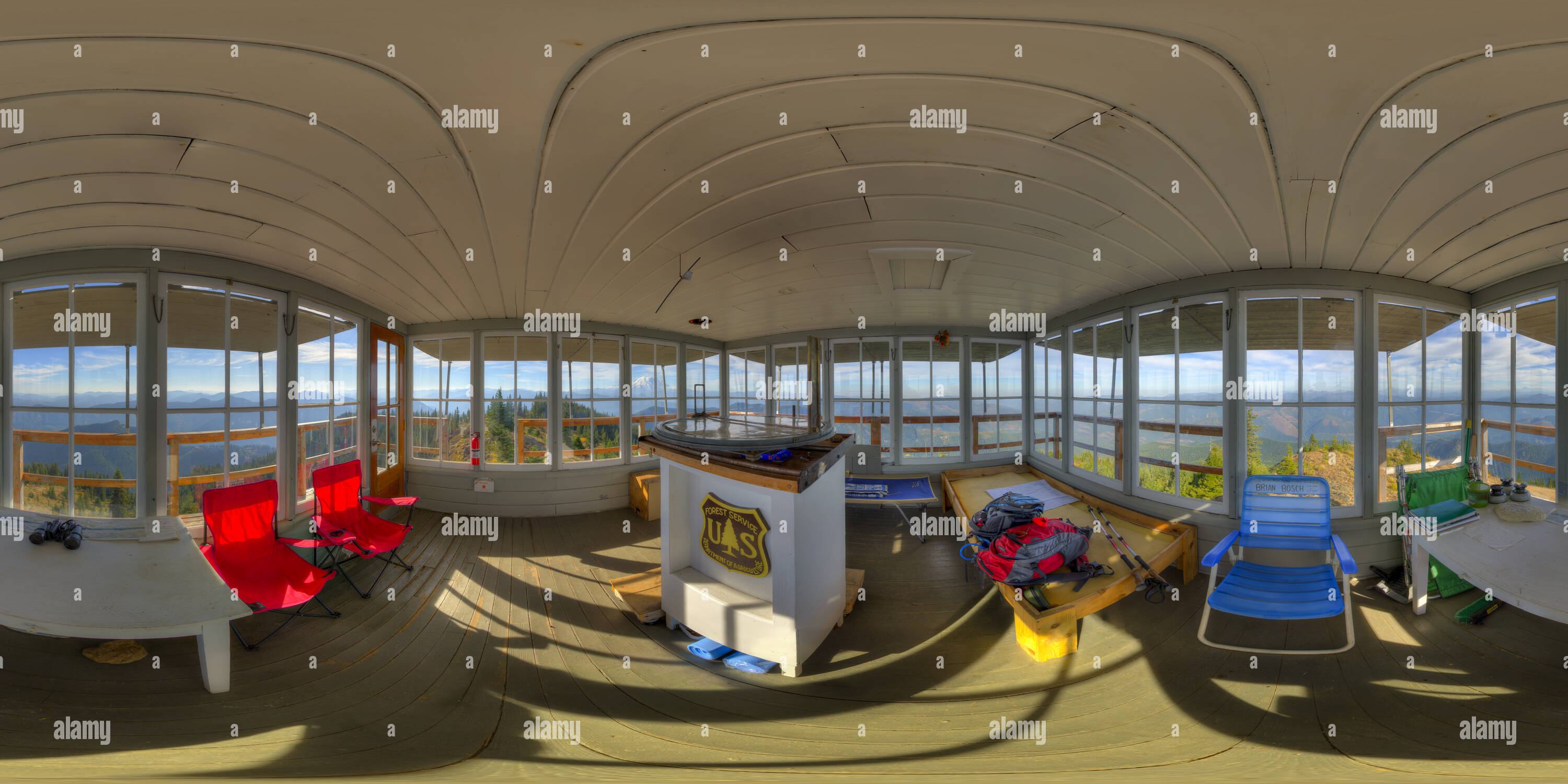 360° view of Kelly Butte Lookout, Interior, South Cascades, WA State Alamy