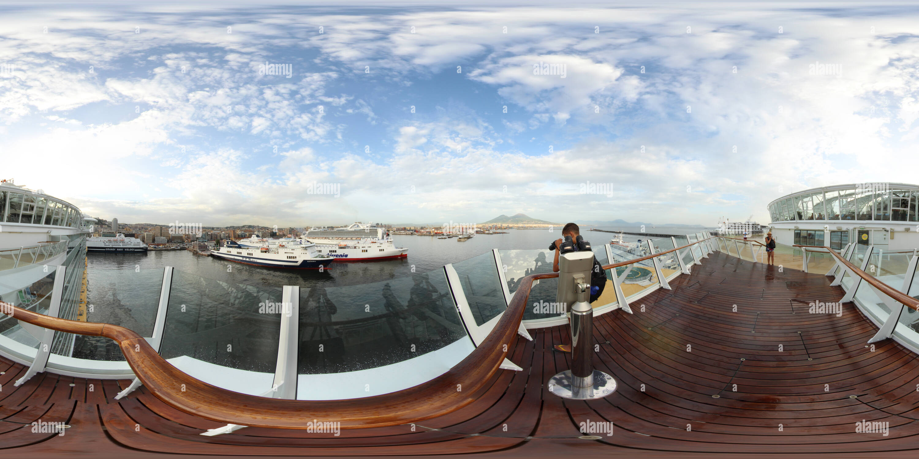 360° view of Allure of the Seas in the port of Naples and the Mount Vesuvio - Alamy